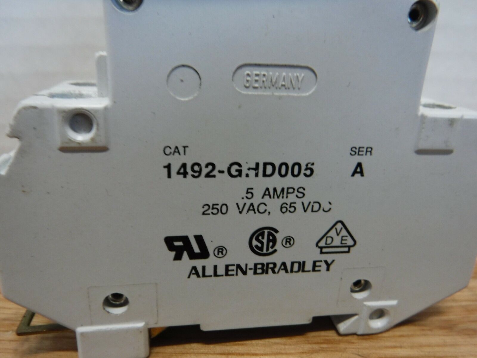 1492 - GHD005 AR - ALLEN BRADLEY 1492 - GHD005, SERIES A, CIRCUIT BREAKER, 2 POLE, 0.5A - Surplus Alley