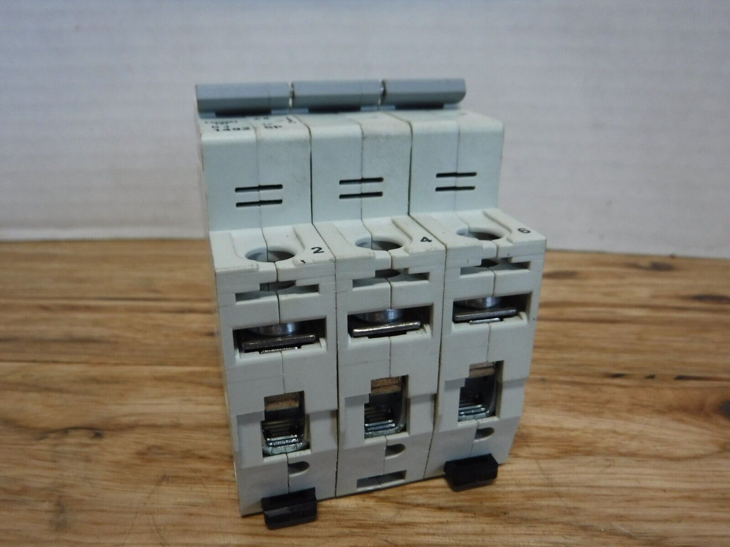 1492 - SP3B040 - ALLEN - BRADLEY 1492 - SP3B040 SER.C MINIATURE CIRCUIT BREAKER 3 POLE 4 AMP - Surplus Alley