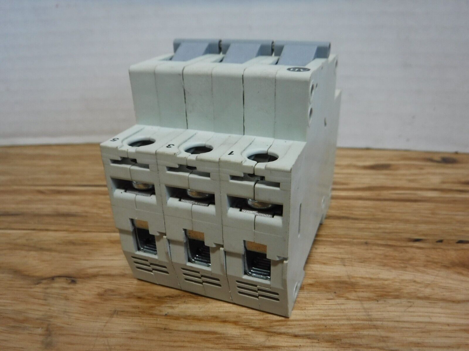 1492 - SP3B040 - ALLEN - BRADLEY 1492 - SP3B040 SER.C MINIATURE CIRCUIT BREAKER 3 POLE 4 AMP - Surplus Alley