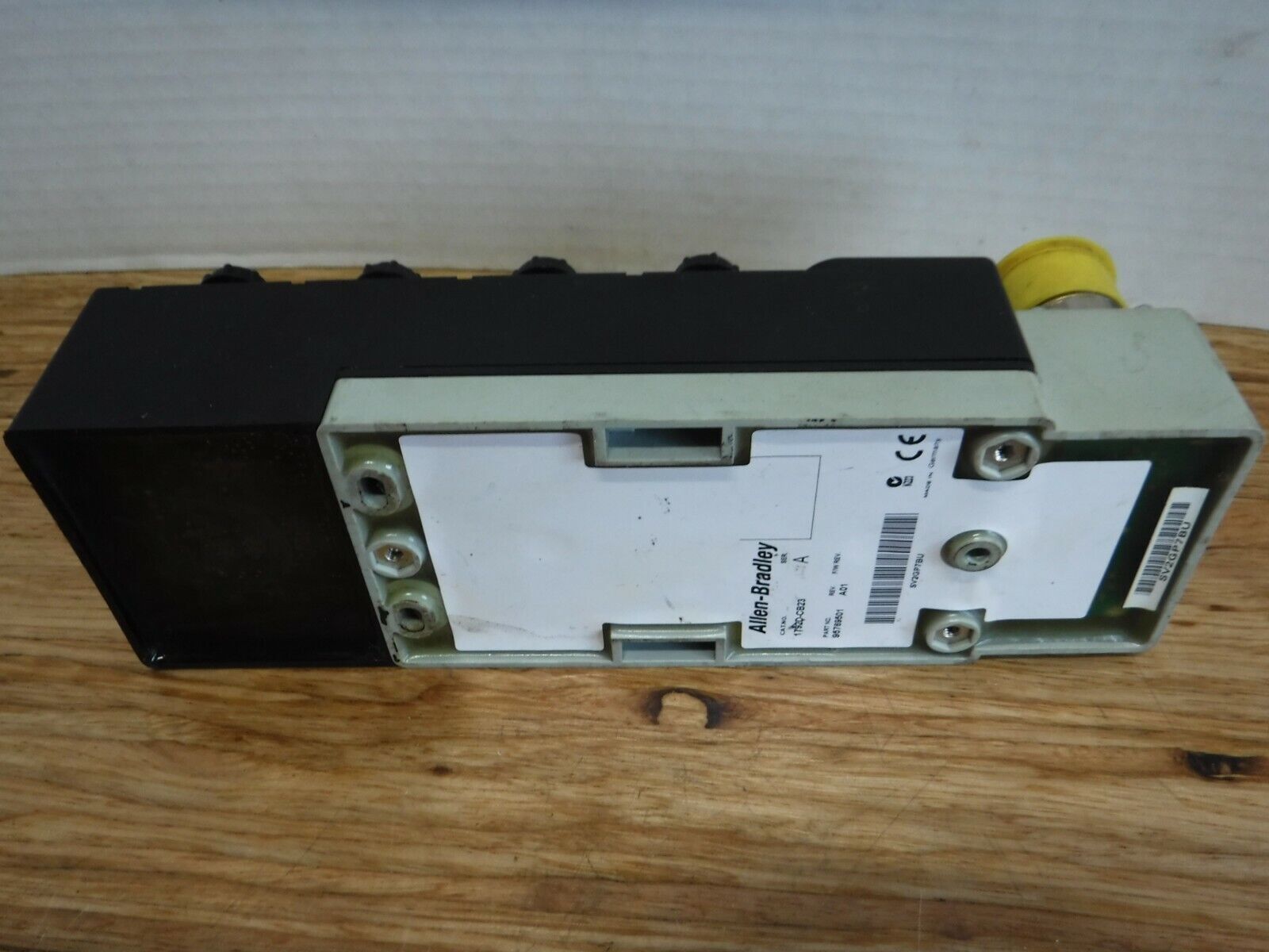 1792D - CB23 - ALLEN BRADLEY 1792D - CB23 W/ 1792D - 12BVT40, ArmorBlock DeviceNet - Surplus Alley