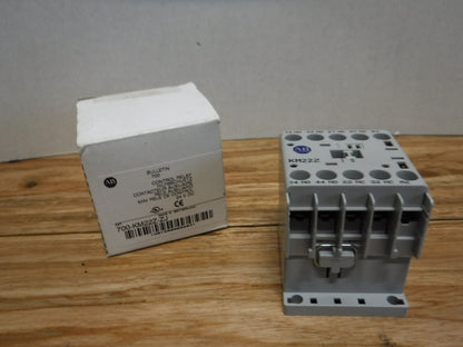 700 - KM22Z - ZJ - ALLEN BRADLEY 700 - KM22Z AB CONTROL RELAY 24VDC, 2NO + 2NC - Surplus Alley