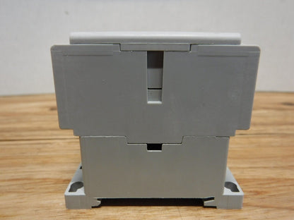 700 - KM22Z - ZJ - ALLEN BRADLEY 700 - KM22Z AB CONTROL RELAY 24VDC, 2NO + 2NC - Surplus Alley