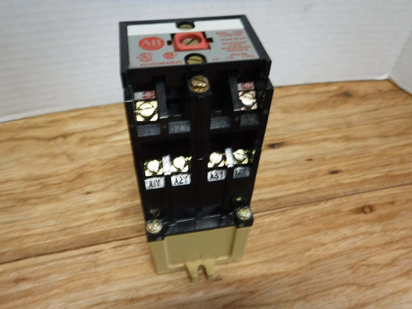 700 - PK600A1 - Allen Bradley 700 - PK600A1 Control Relay 115 - 120v - ac - Surplus Alley