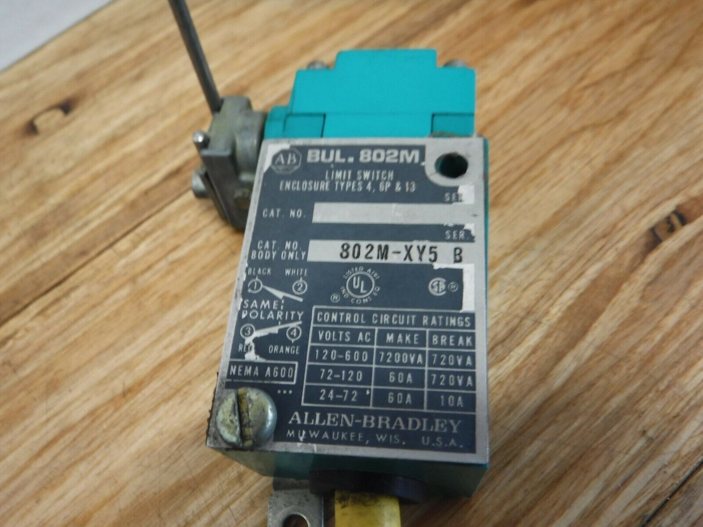 802M - XY5 - ALLEN BRADLEY 802M - XY5 LIMIT SWITCH SER. B W/ 802M - AX SER. D HEAD - Surplus Alley