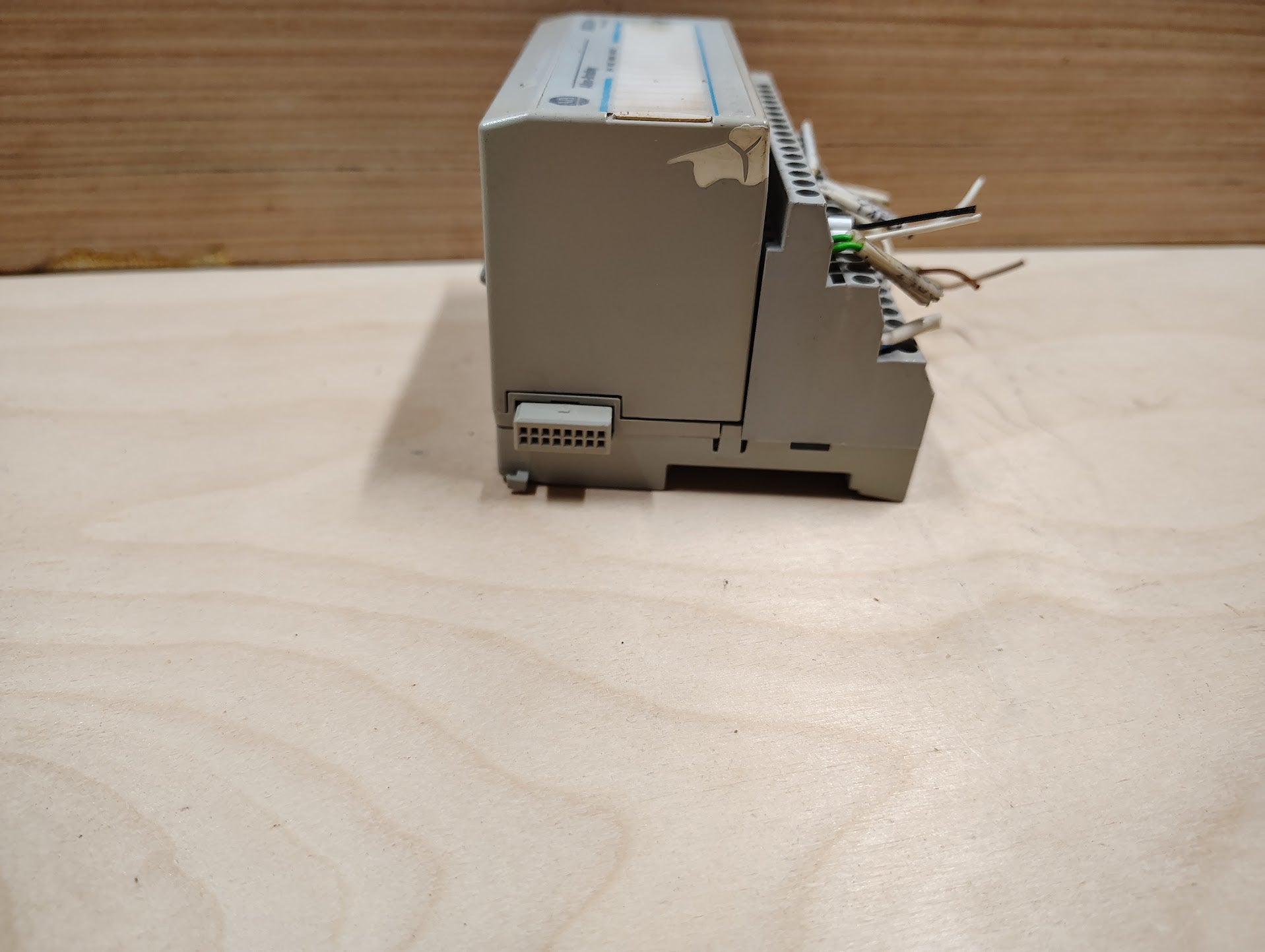 1794 - 1816 - Allen - Bradley Flex I/O, 1794 - 1816, 24 VDC Sink Input w/ Terminal Base Block - Surplus Alley