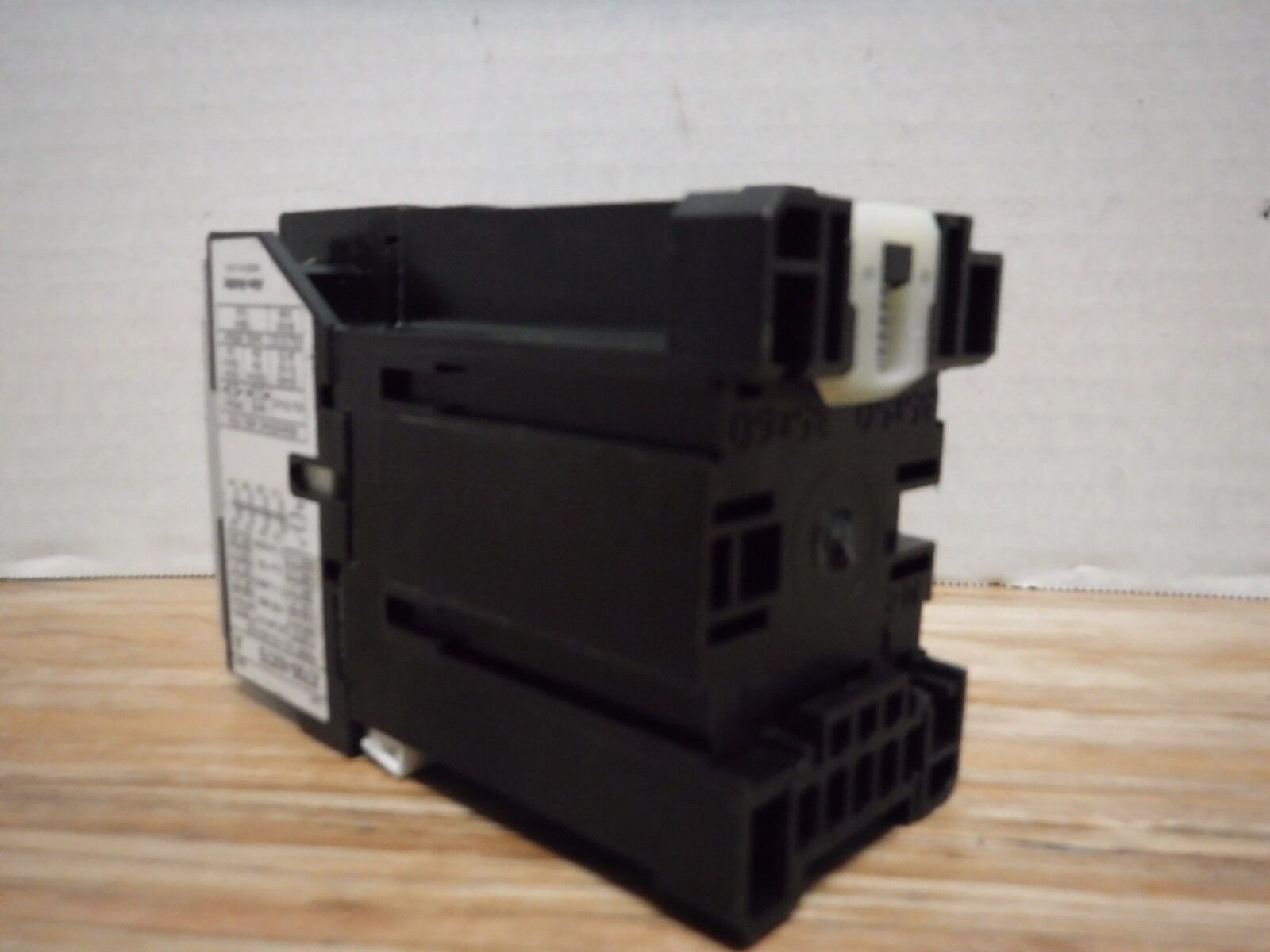 X700 - NX75 - ALLEN BRADLEY X700 - NX75,SER A RELAY 700DC - F 24V COIL NEW - Surplus Alley