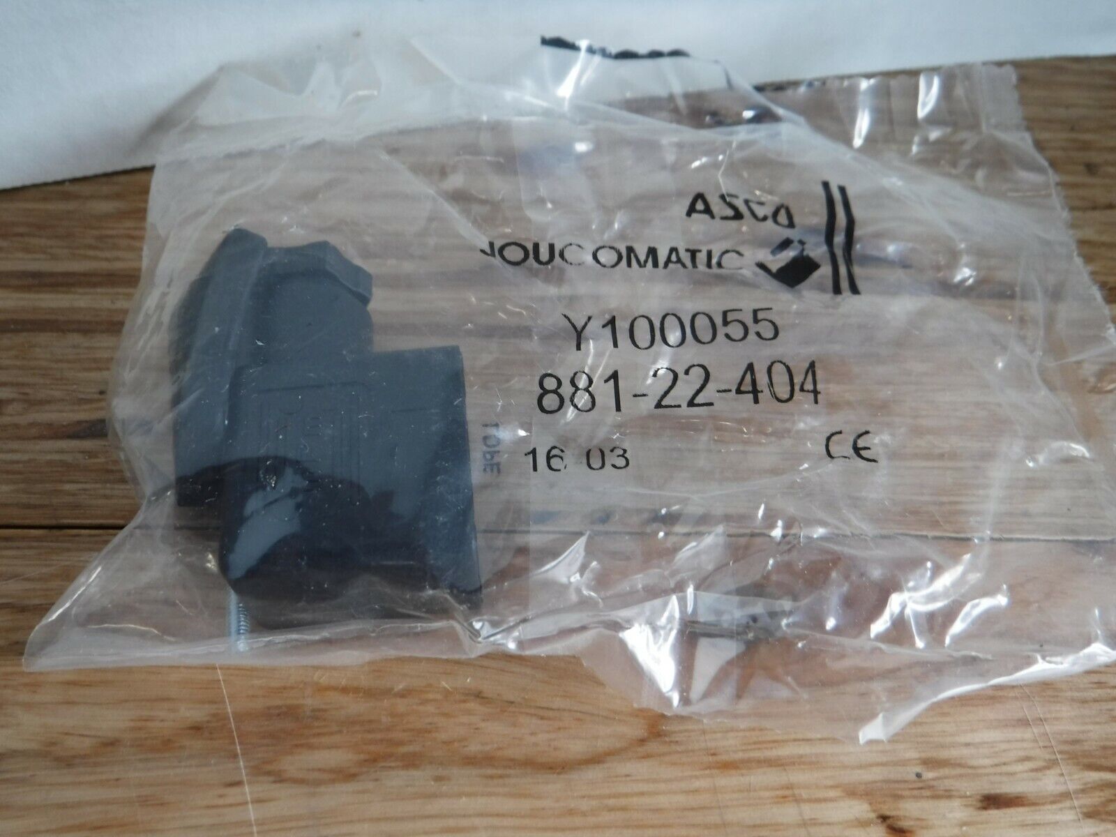 1060067 - 120/60 - Asco 1060067 - 120/60 Joucomatic Adjustable Solenoid Valve Normally Closed, 1/8" - Surplus Alley