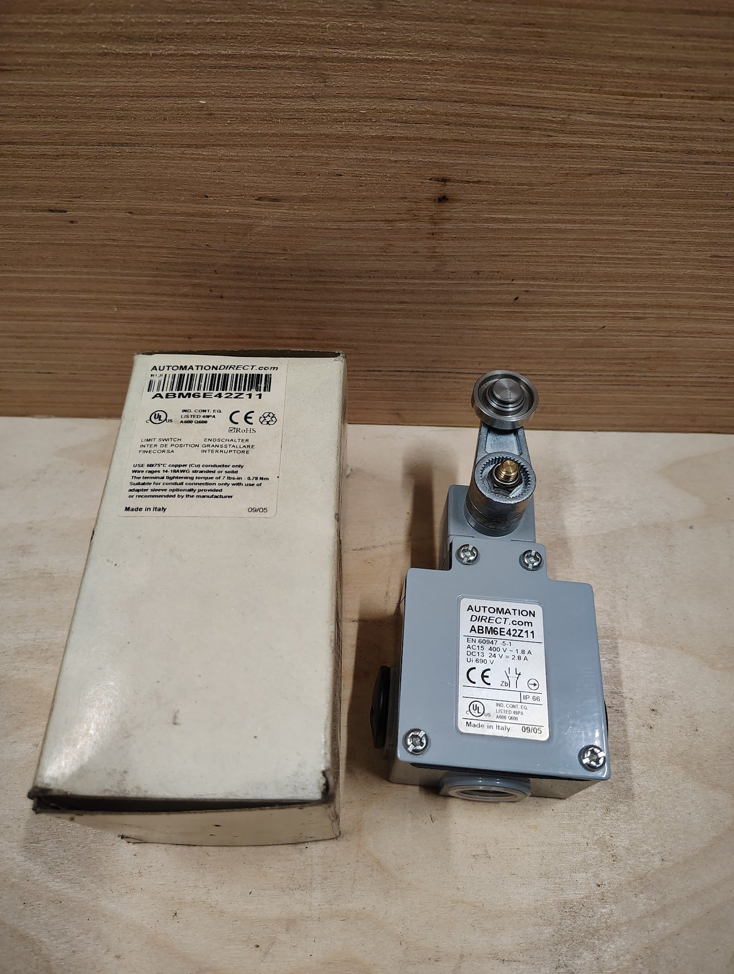 ABM6E42Z11 - Automation Direct ABM6E42Z11 Limit Switch 24 VDC 400 VAC - Surplus Alley