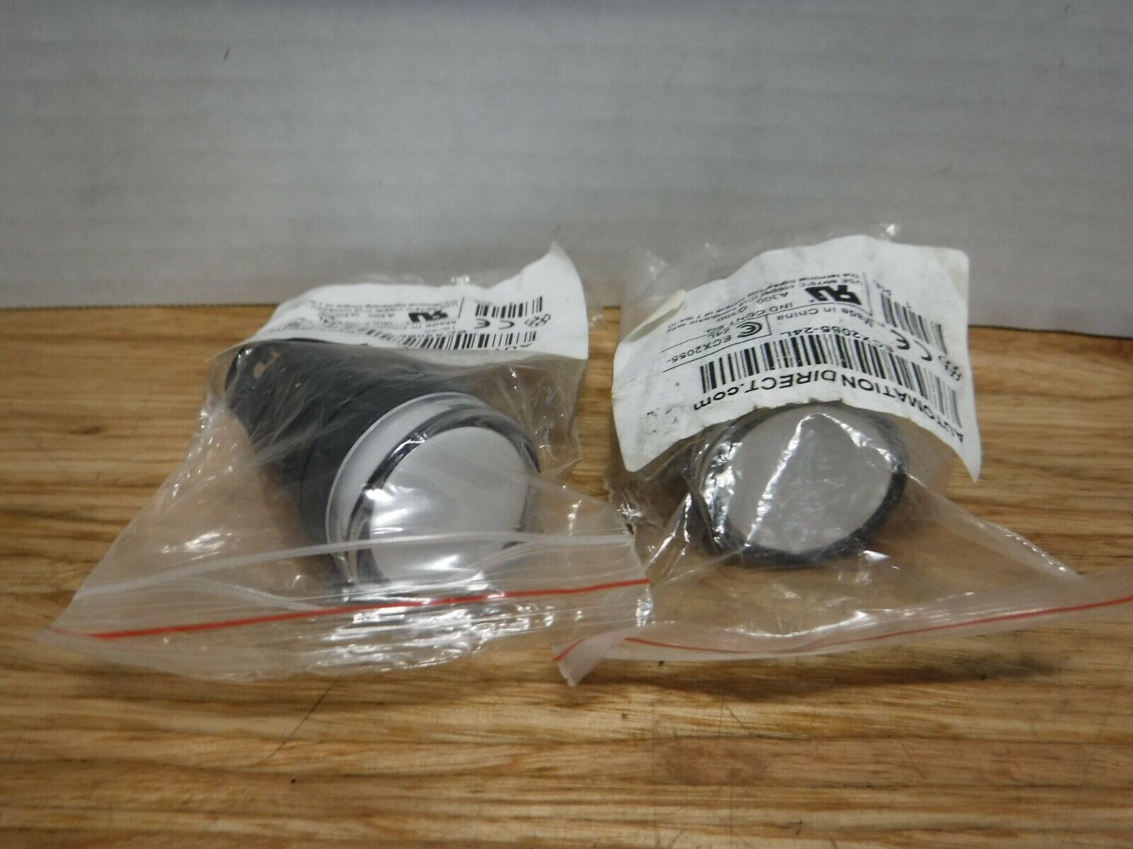 ECX2055 - 24L - AUTOMATION DIRECT ECX2055 - 24L WHITE INDICATOR LIGHT LOT OF 2 - Surplus Alley