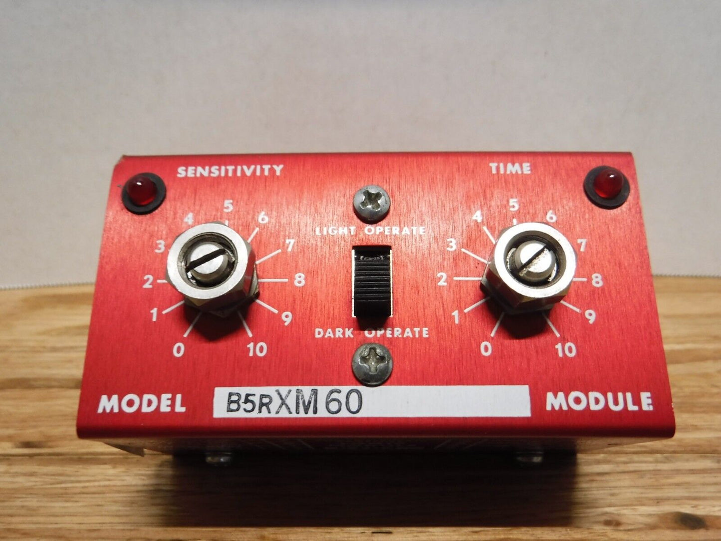 B5RXM60 - Banner Engineering B5RXM60 Photoelectric Amplifier Logic Module - Surplus Alley