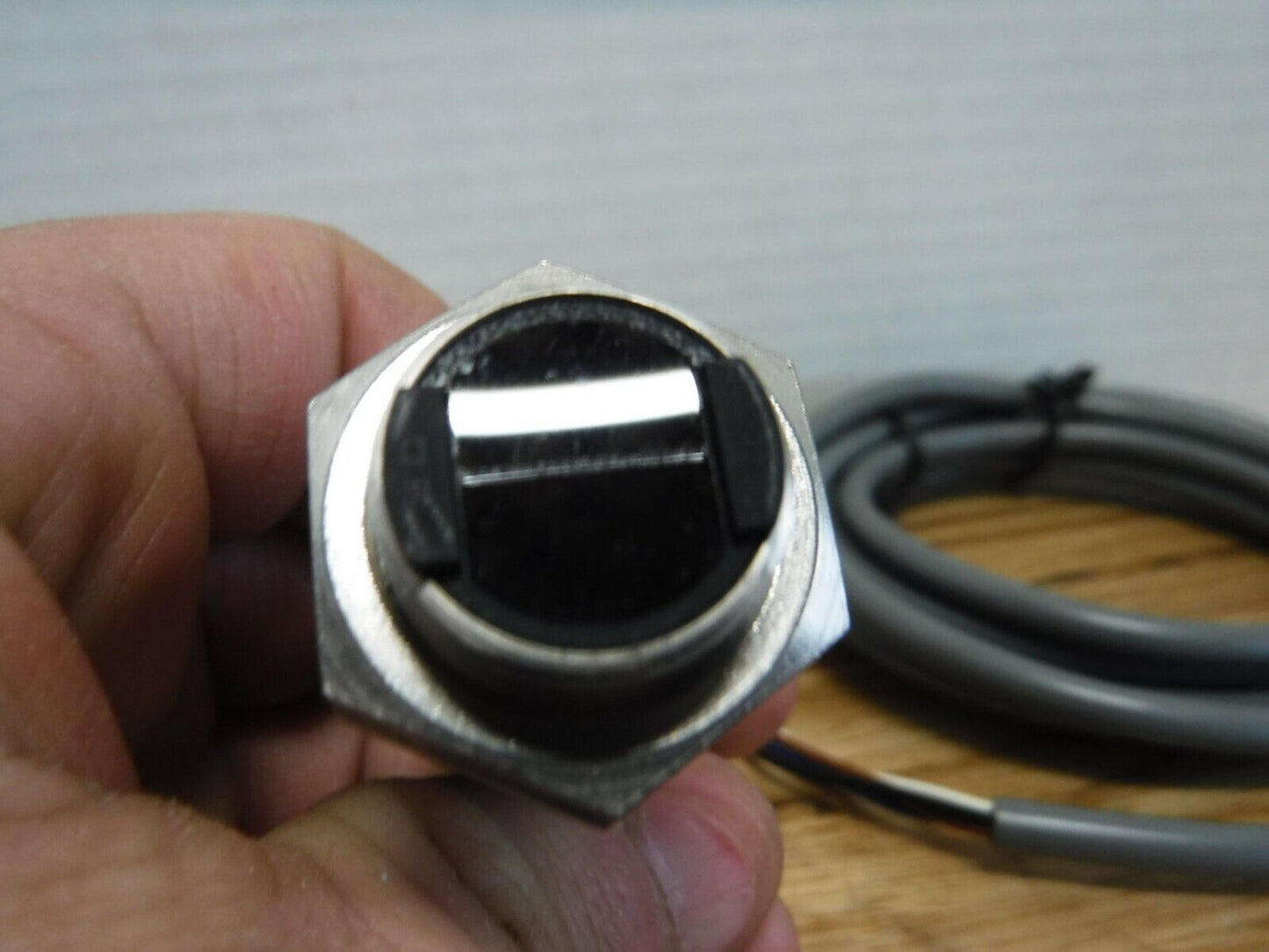 M18SN6FF25 - BANNER M18SN6FF25 PHOTOELECTRIC SENSOR - Surplus Alley