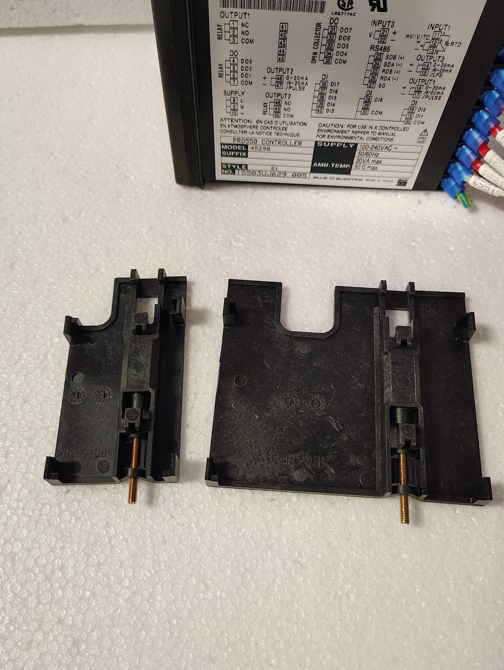 45298 - Blue M Electric 45298 PRO550 Style S1 Temperature Process Controller - Surplus Alley