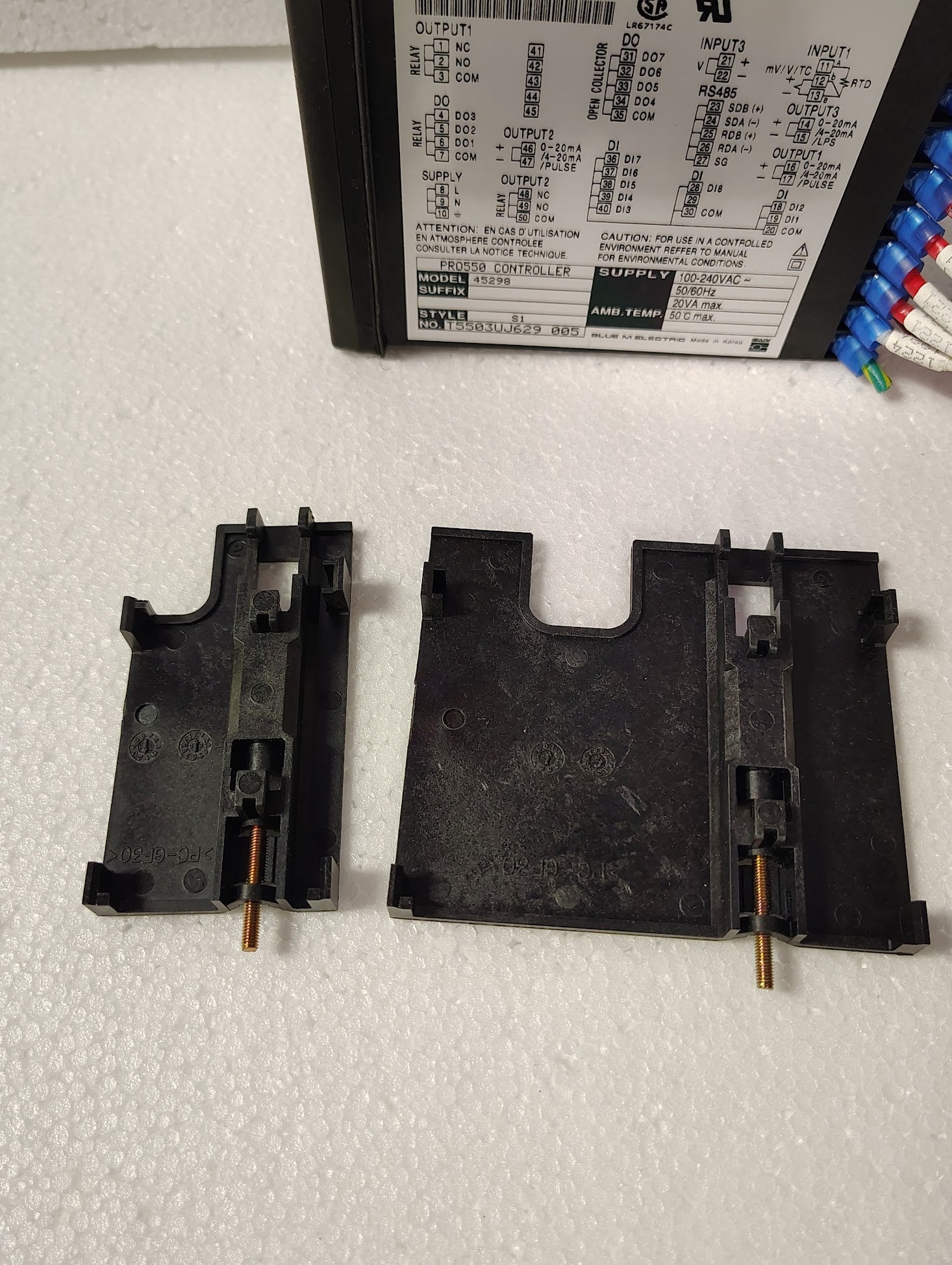 45298 - Blue M Electric 45298 PRO550 Style S1 Temperature Process Controller - Surplus Alley