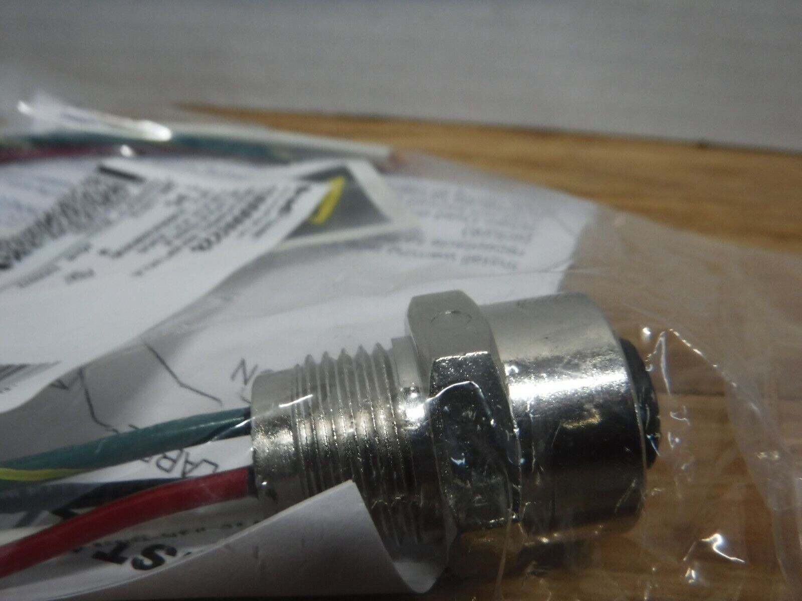 1R4000A28M003G - BRAD POWER 1R4000A28M003G, RECEPTACLE MC, FEMALE, 4 - POLE, 14 GAUGE - Surplus Alley