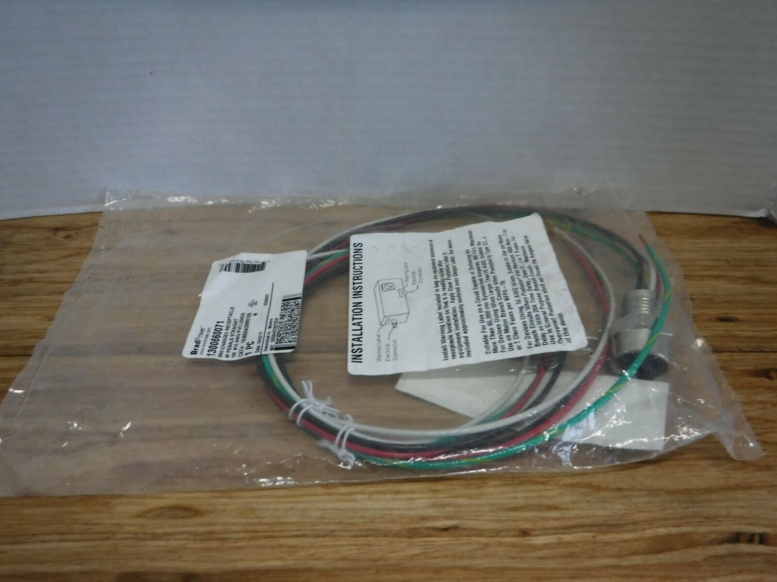 1R4000A28M010G - BRAD POWER 1R4000A28M010G, MINI CHANGE RECEPTACLE FEMALE, 4 - POLE, 14 GAUGE 1M - Surplus Alley