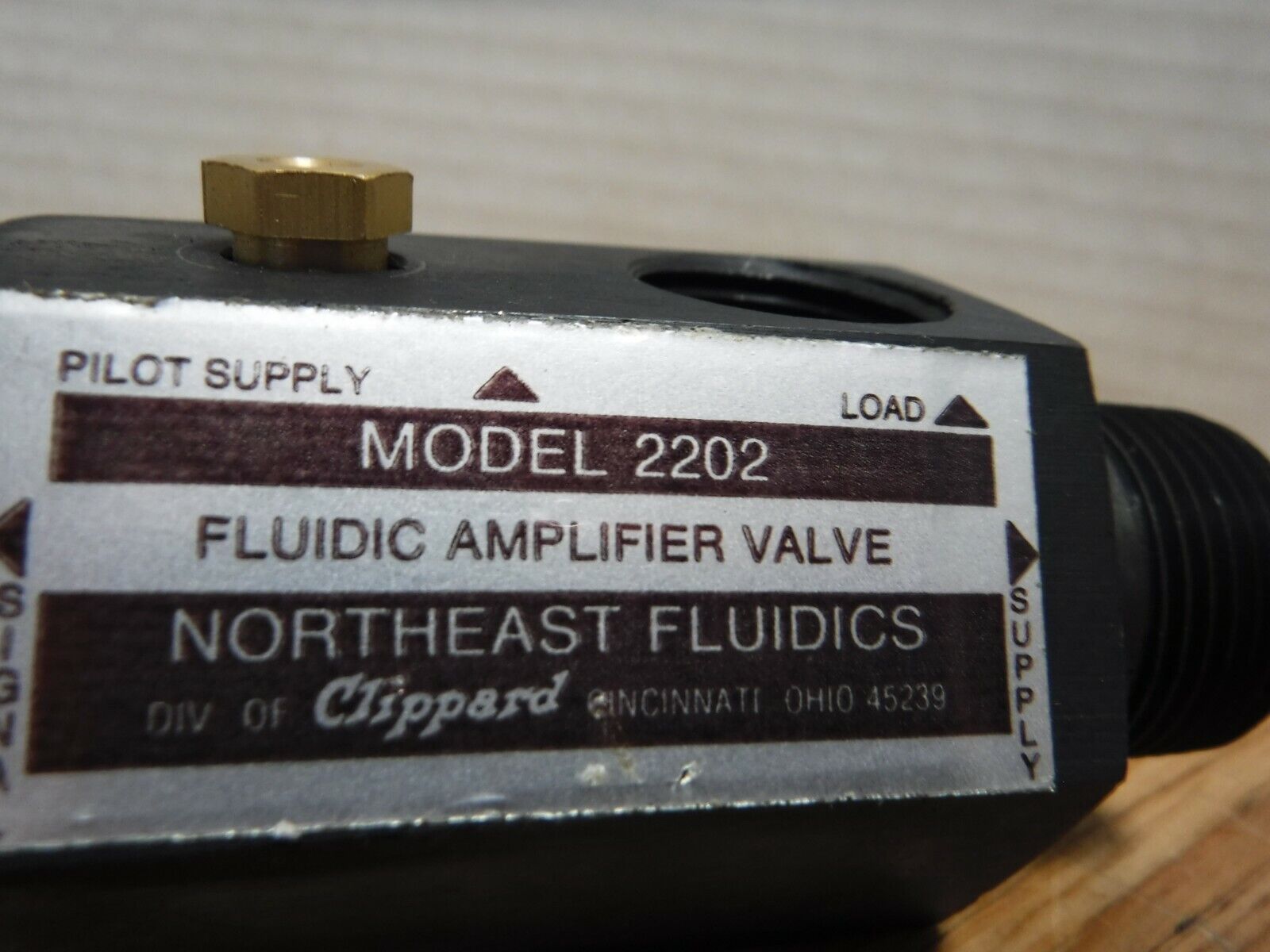 2202 - Clippard 2202 Fluidic Amplifier Valve - Surplus Alley