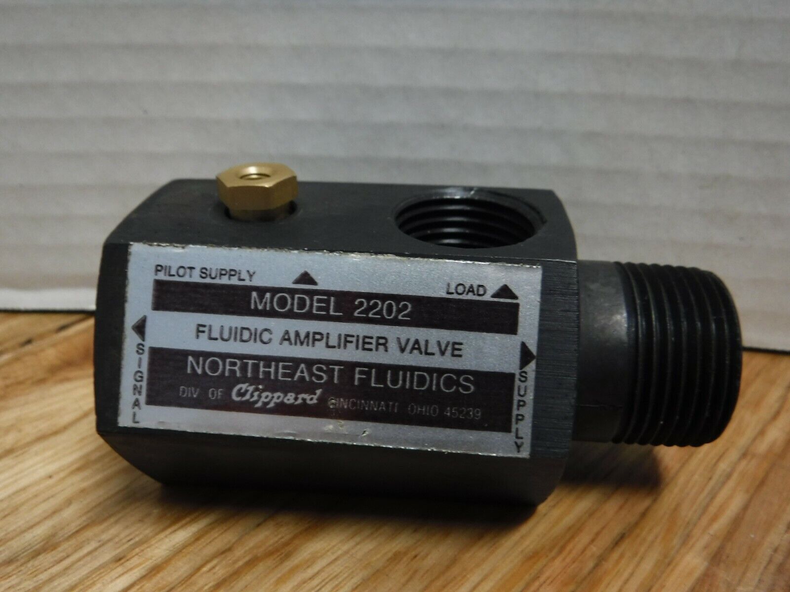 2202 - Clippard 2202 Fluidic Amplifier Valve - Surplus Alley