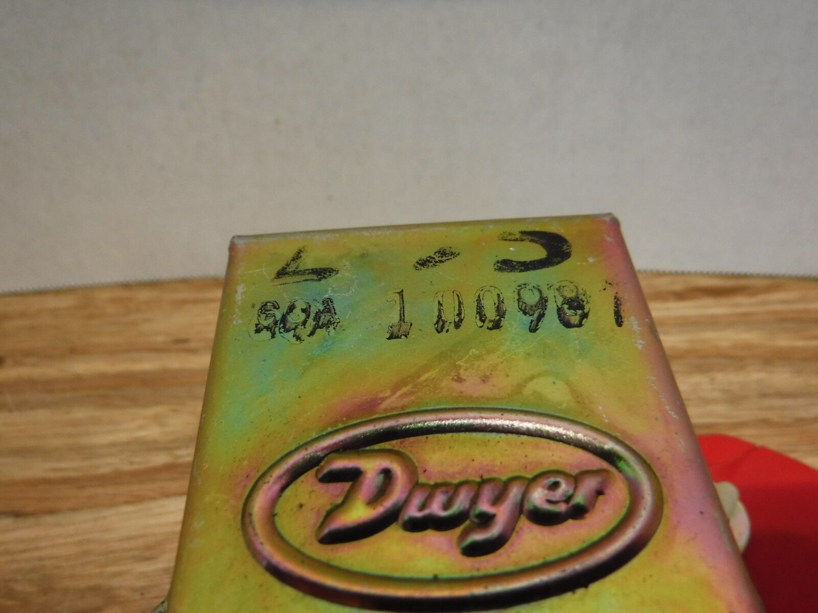 26 - 165364 - 00 - DWYER 26 - 165364 - 00 DIFFERENTIAL PRESSURE SWITCH 1900 SERIES - Surplus Alley