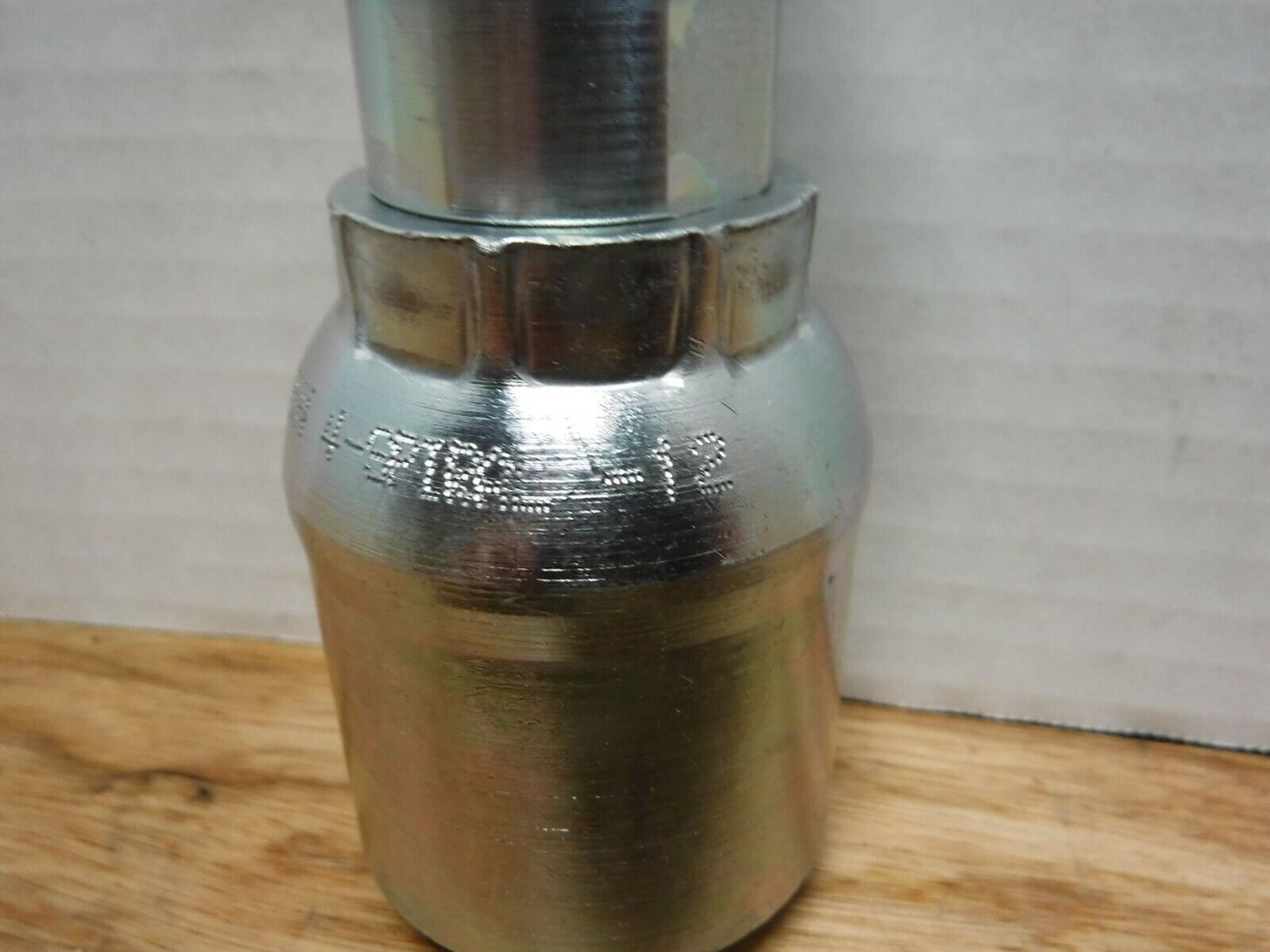 1EA16FJ12 - EATON AEROQUIP 1EA16FJ12 CRIMP FITTING 4 SPIRAL - 12 HOSE - 16 JIC F - Surplus Alley