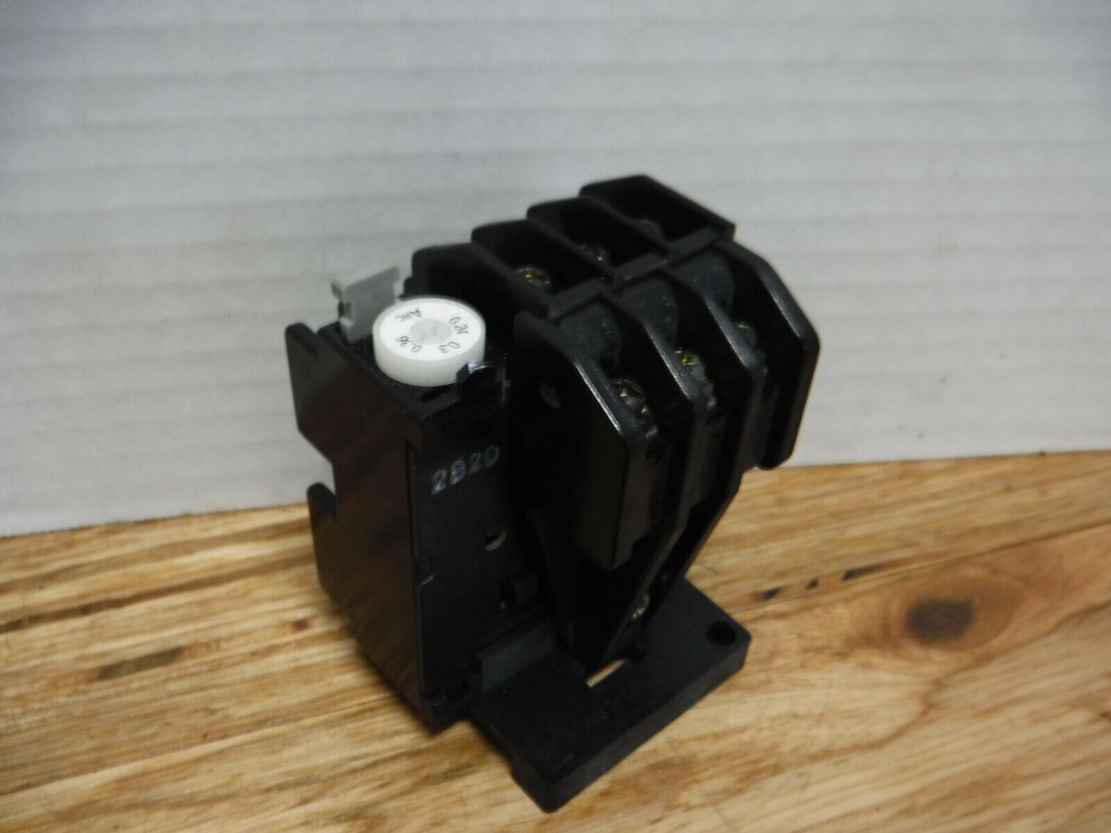 TR - 0 CONTACT - Fuji Electric TR - 0 Motor Overload Relay 0.24 - 0.36 Amp 1 N.O 1 N.C. Contacts - Surplus Alley