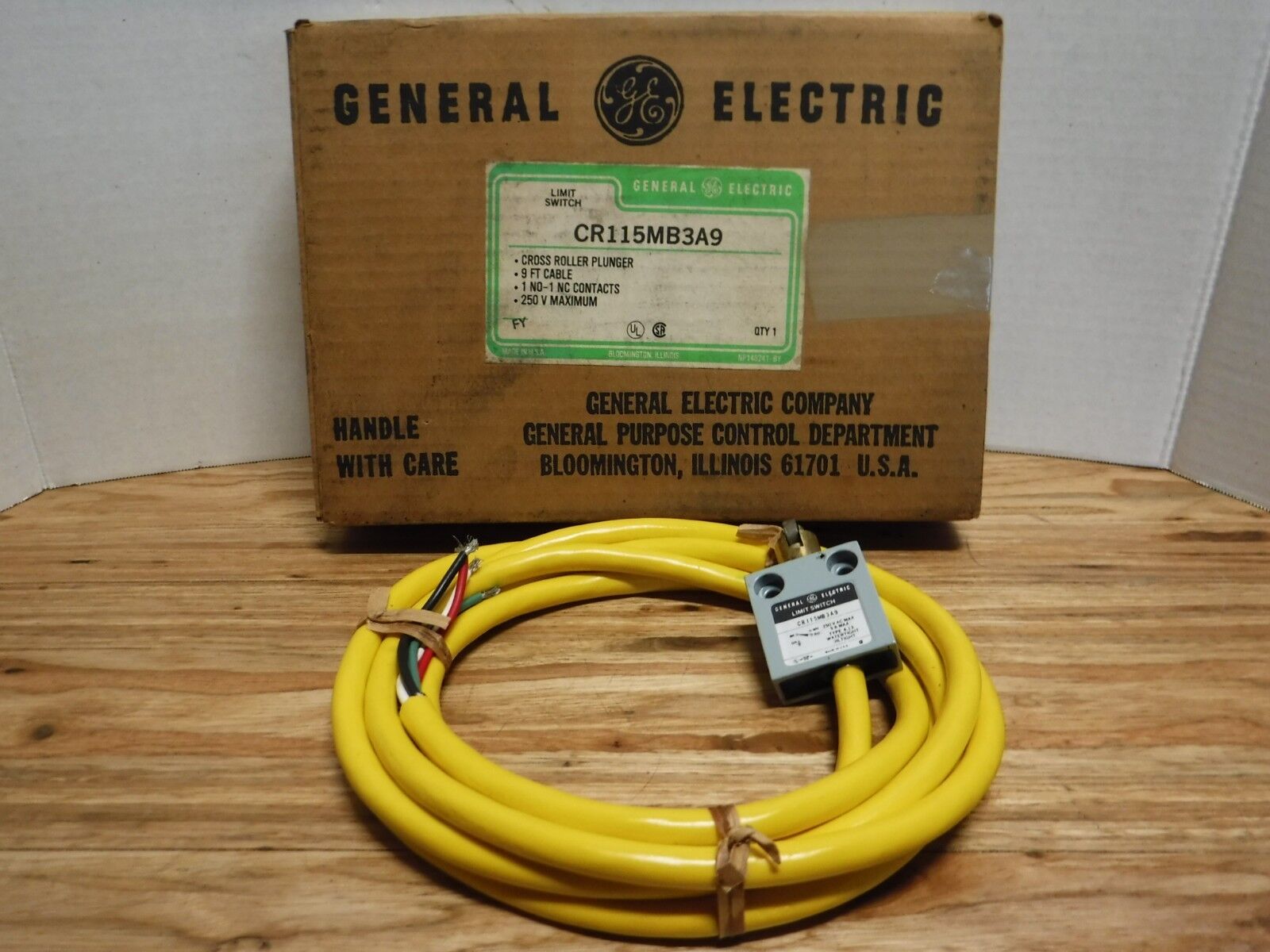 CR115MB3A9 - General Electric CR115MB3A9 Cross Roller Plunger limit switch 9ft cable - Surplus Alley