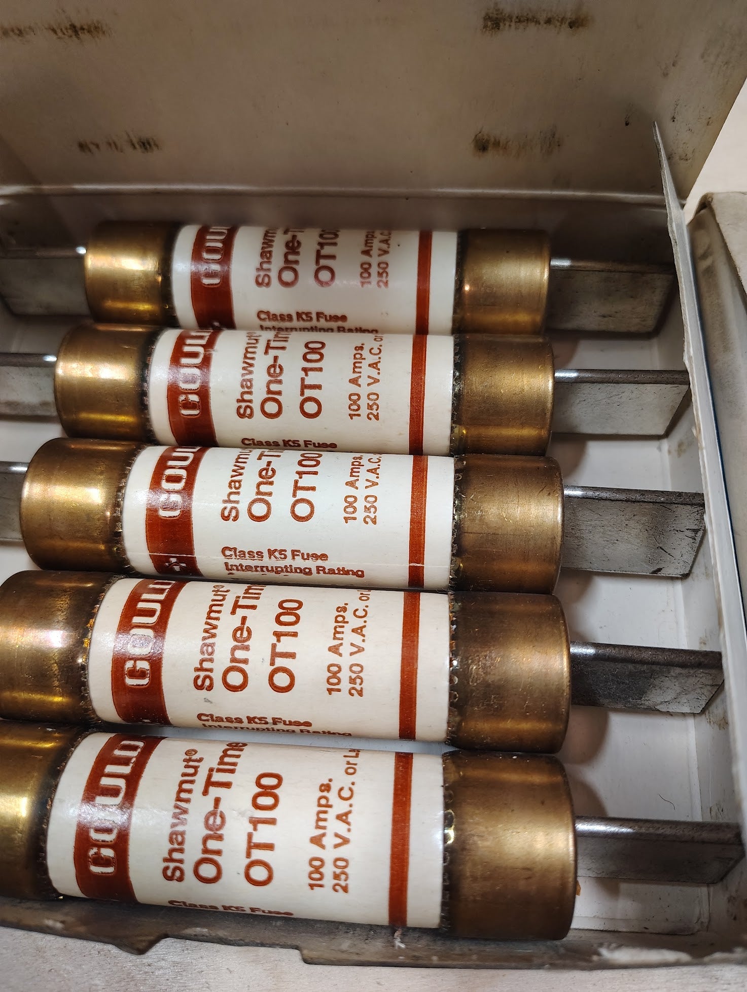 OT - 100 - Gould Shawmut OT - 100 Fuse OT100, 100Amp New LOT OF 7pcs - Surplus Alley