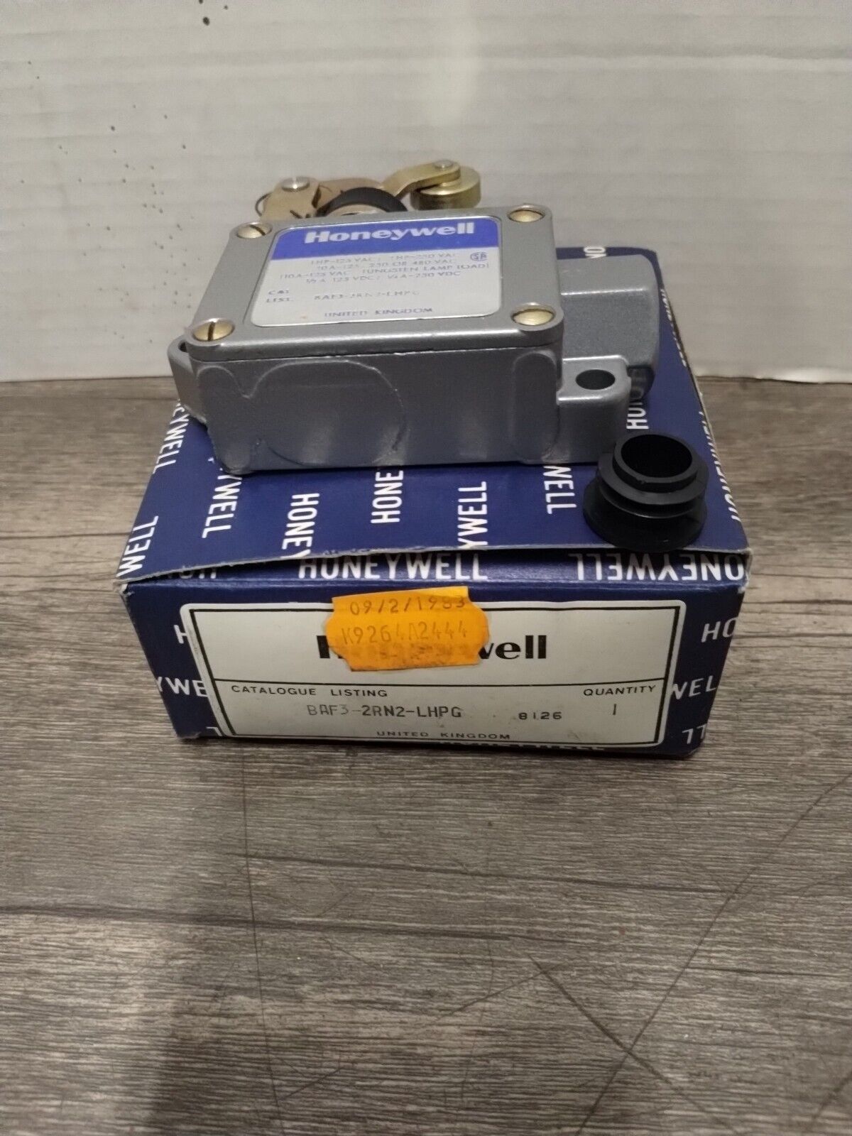 BAF3 - 2RN2 - LHPG - Honeywell BAF3 - 2RN2 - LHPG Limit Switch - Surplus Alley