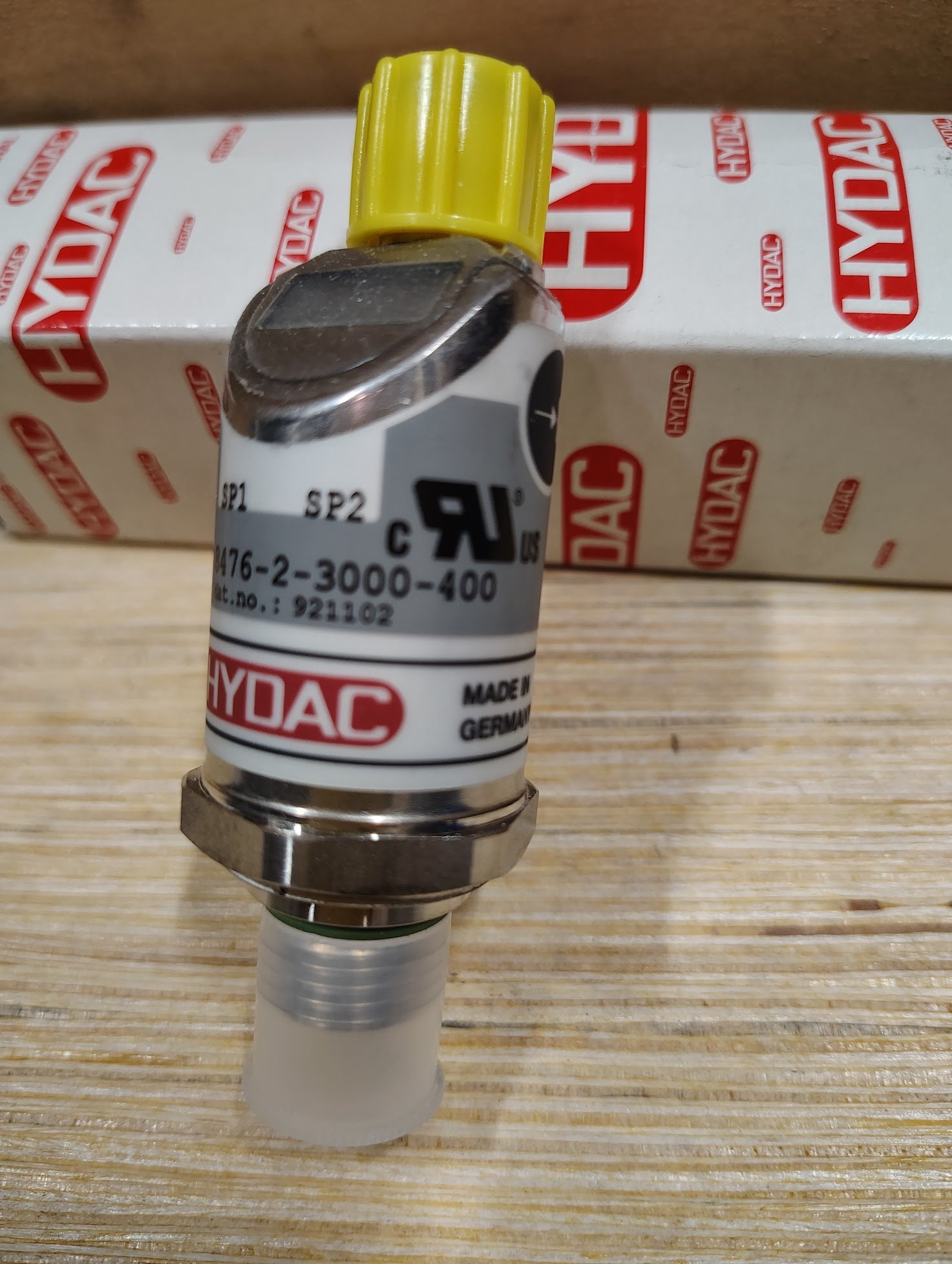 EDS 8476 - 2 - 3000 - 400 - HYDAC EDS 8476 - 2 - 3000 - 400 Electronic Pressure Switch 921102 - Surplus Alley