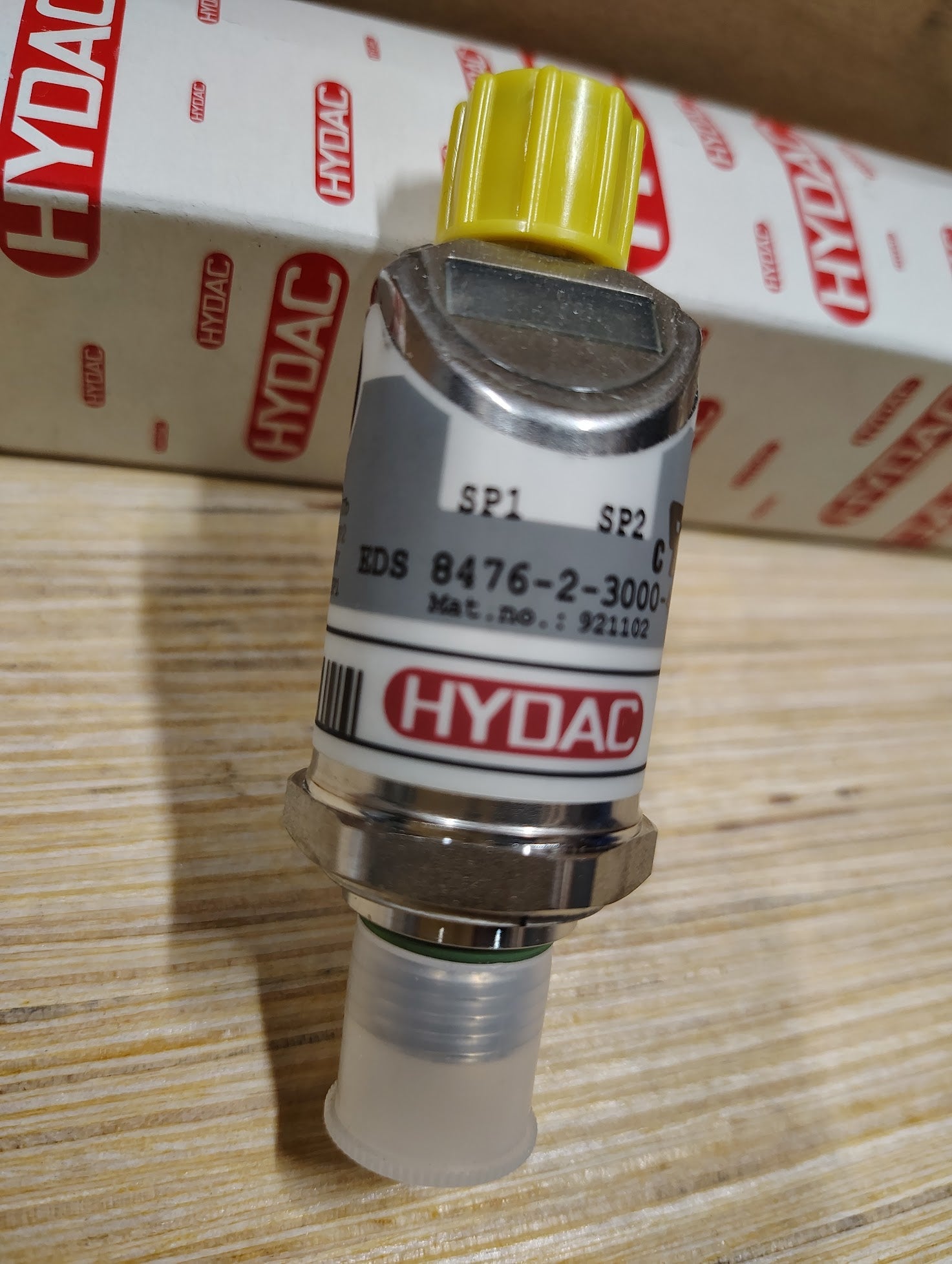 EDS 8476 - 2 - 3000 - 400 - HYDAC EDS 8476 - 2 - 3000 - 400 Electronic Pressure Switch 921102 - Surplus Alley