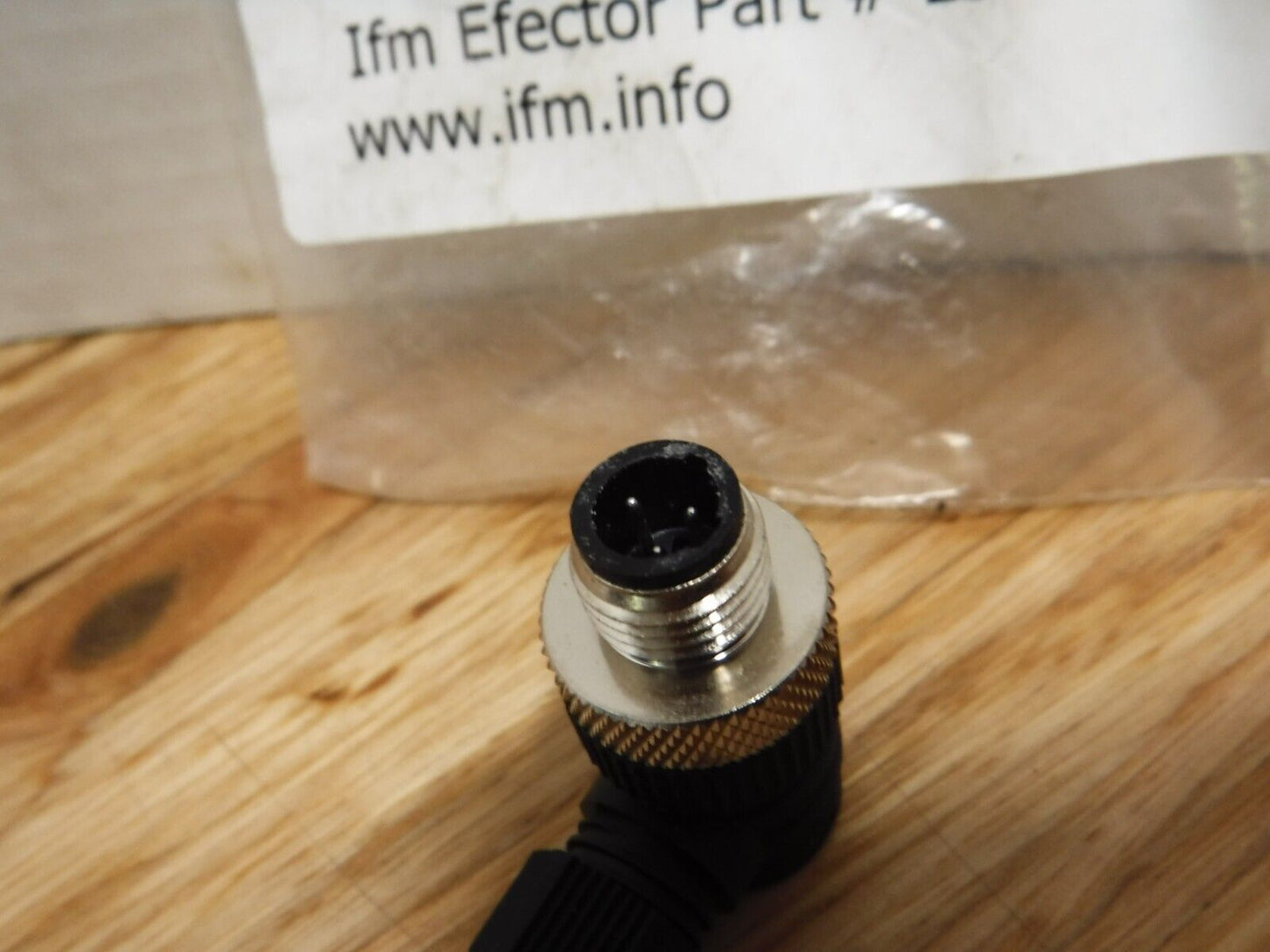 L34101 - IFM EFECTOR L34101, 3 - PIN MALE, FIELD WIREABLE, 90° - Surplus Alley