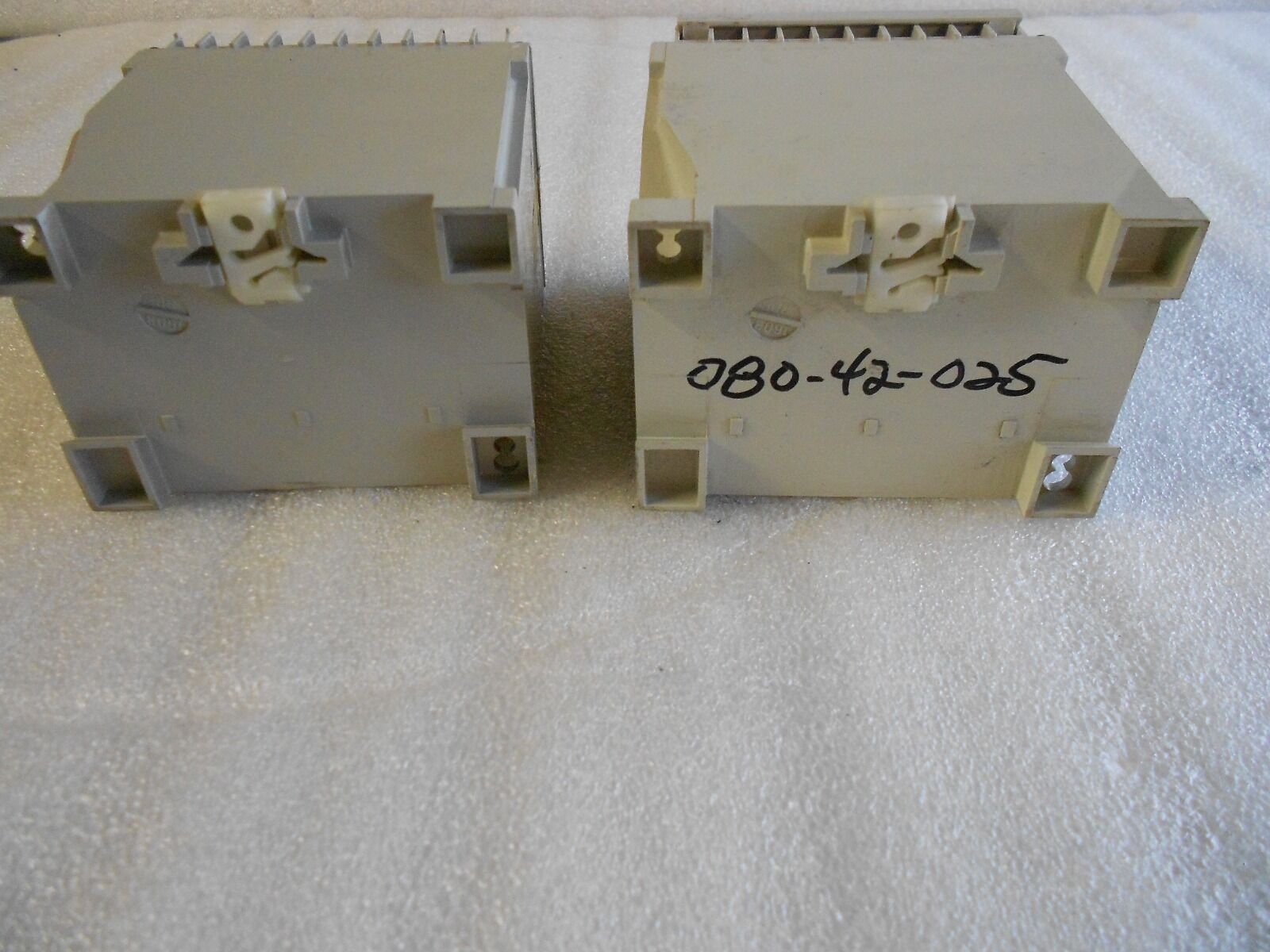 8310A1 - KNICK LOT OF 2 8310A1 DISCONNECT I/O MODULE - Surplus Alley