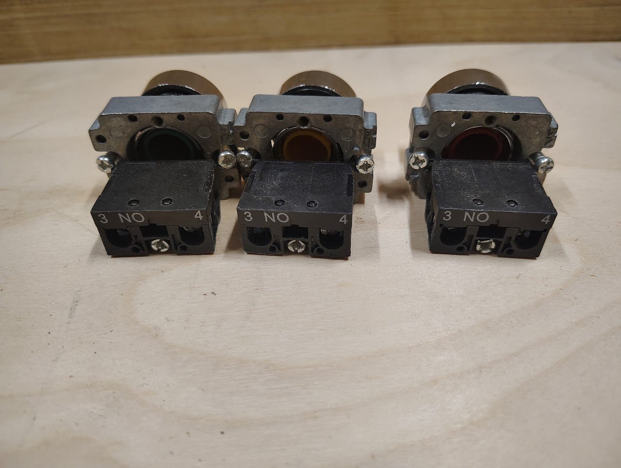 ZB2 - BE101C - LOT OF 3 Schneider Push Button And Contact Block ZB2 - BE101C - Surplus Alley
