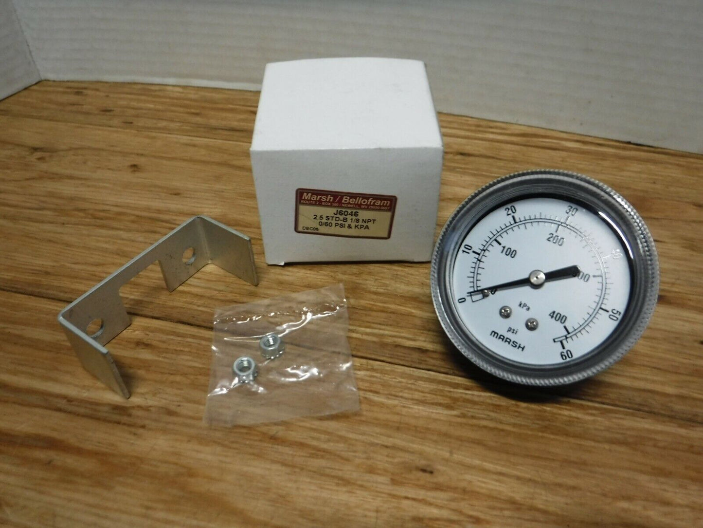 J6046 - MARSH BELLOFRAM J6046, 2.5" STD - B GAUGE, 1/8"NPT, 0/60 PSI & KPA - Surplus Alley