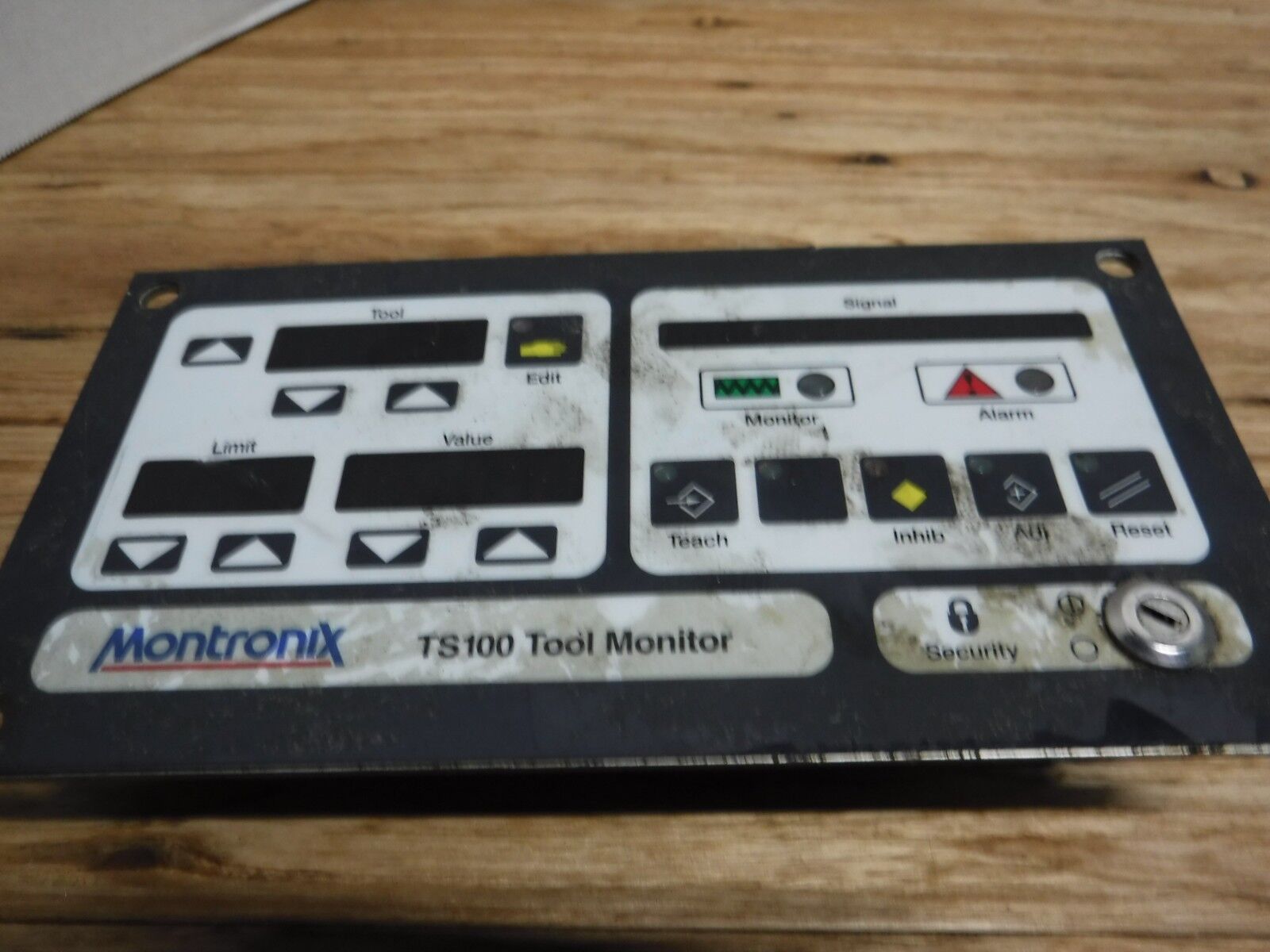 TS100 - MONTRONIX TS100 TOOL MONITOR KEYPAD PANEL ** LOT OF 2 ** - Surplus Alley