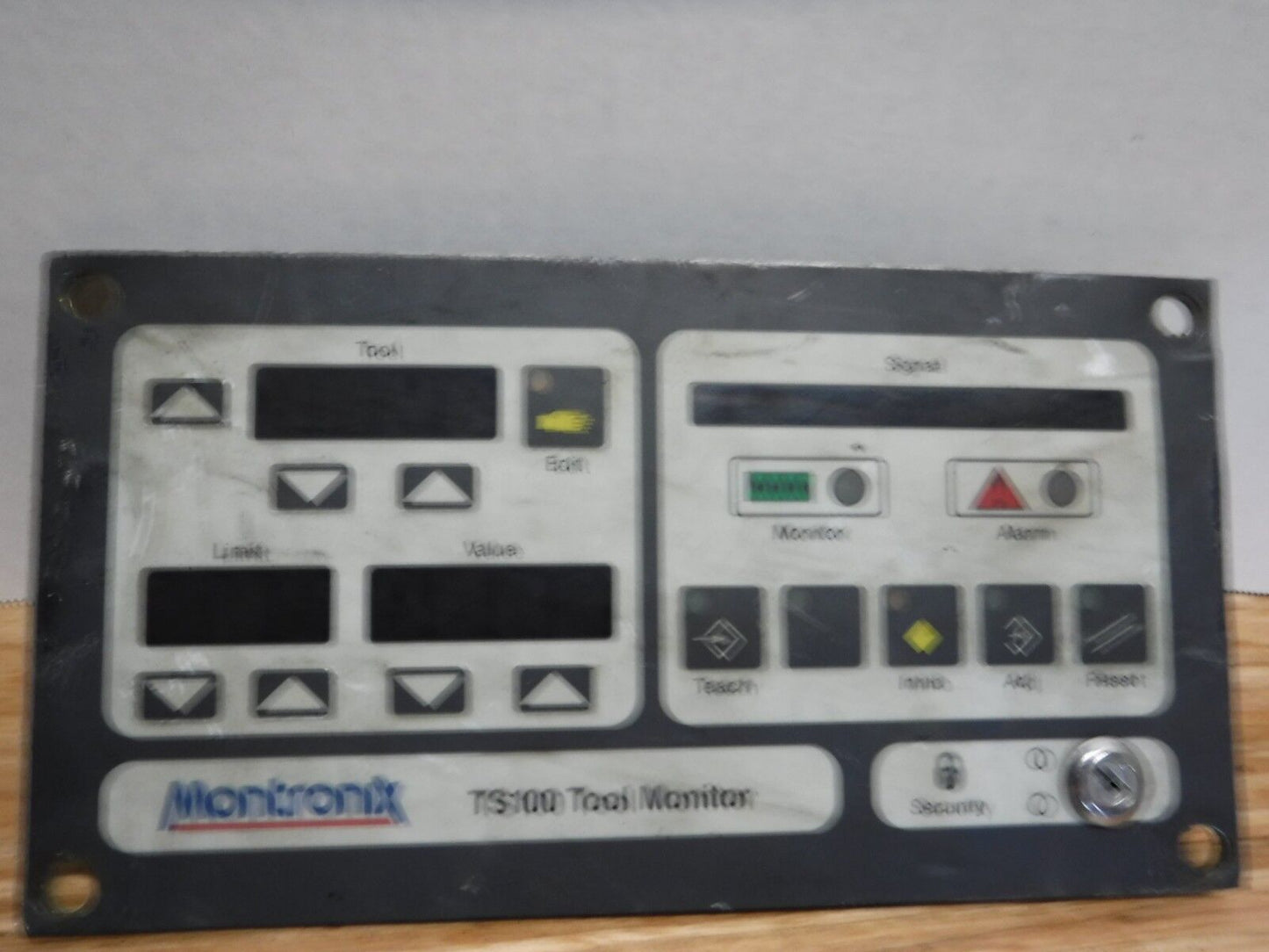 TS100 - MONTRONIX TS100 TOOL MONITOR KEYPAD PANEL ** LOT OF 2 ** - Surplus Alley