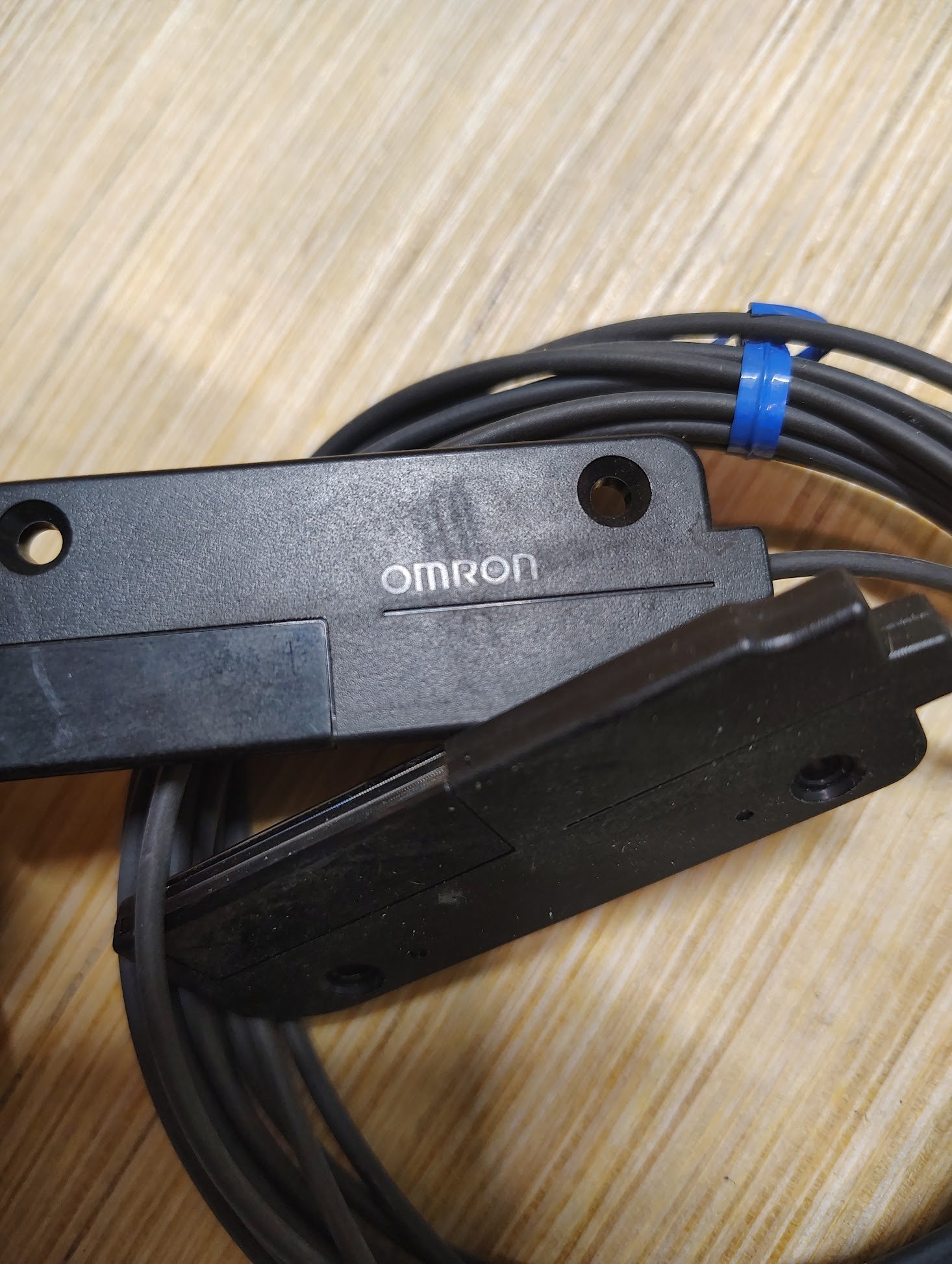 E32 - T16W - Omron E32 - T16W Fiber Optic Sensor - Surplus Alley