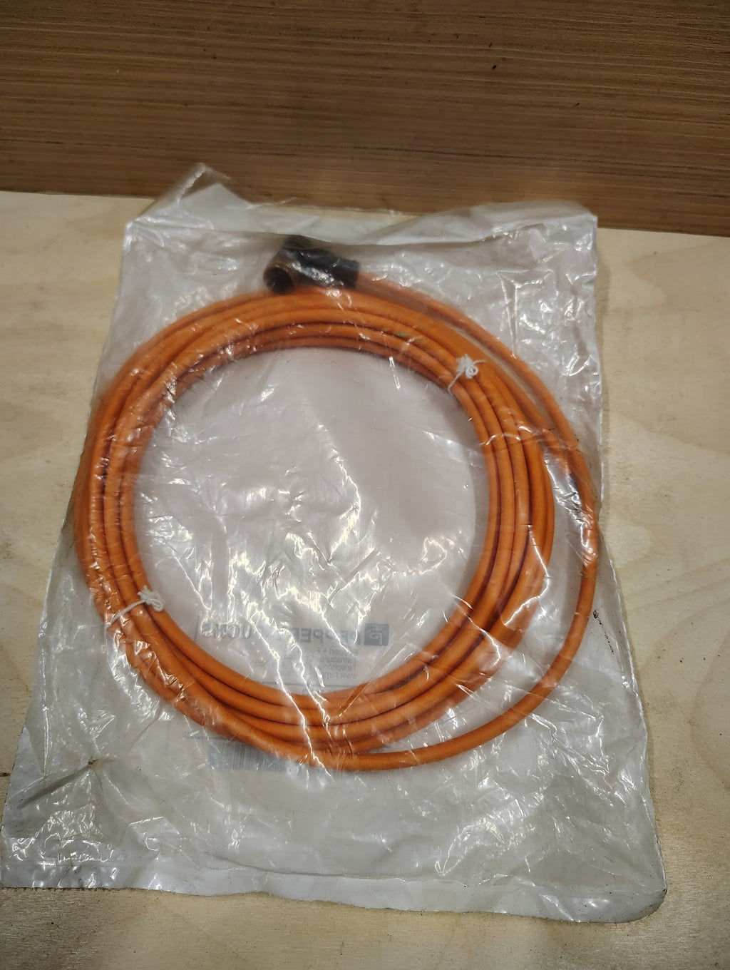 V1 - W - OR5M - POC - Pepperl + Fuchs V1 - W - OR5M - POC Female Cord Set V1WOR5MPOC New 4 - PIN - Surplus Alley