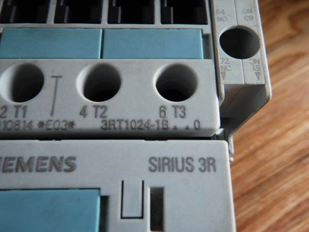 3RT1024 - 1B..0 - Siemens 3RT1024 - 1B..0 Contactor 24 VDC w/ 3RU1126 - 1EB0, 2.8 - 4 A OVERLOAD - Surplus Alley