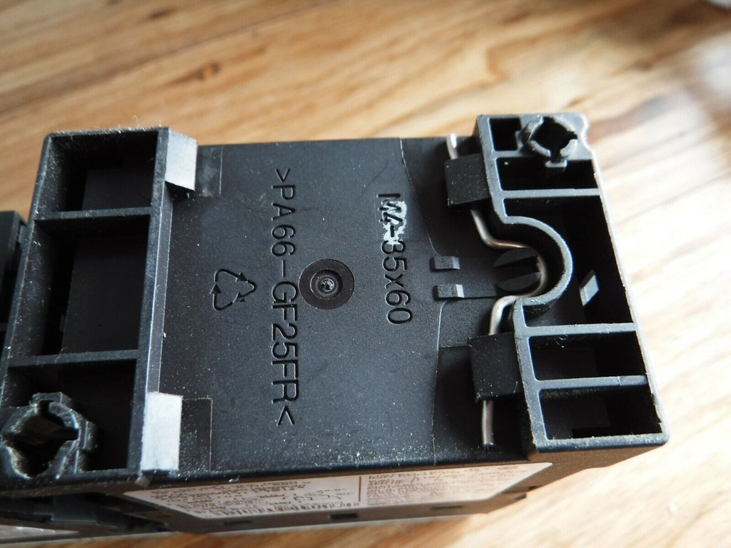 3RT1024 - 1B..0 - Siemens 3RT1024 - 1B..0 Contactor 24 VDC w/ 3RU1126 - 1EB0, 2.8 - 4 A OVERLOAD - Surplus Alley