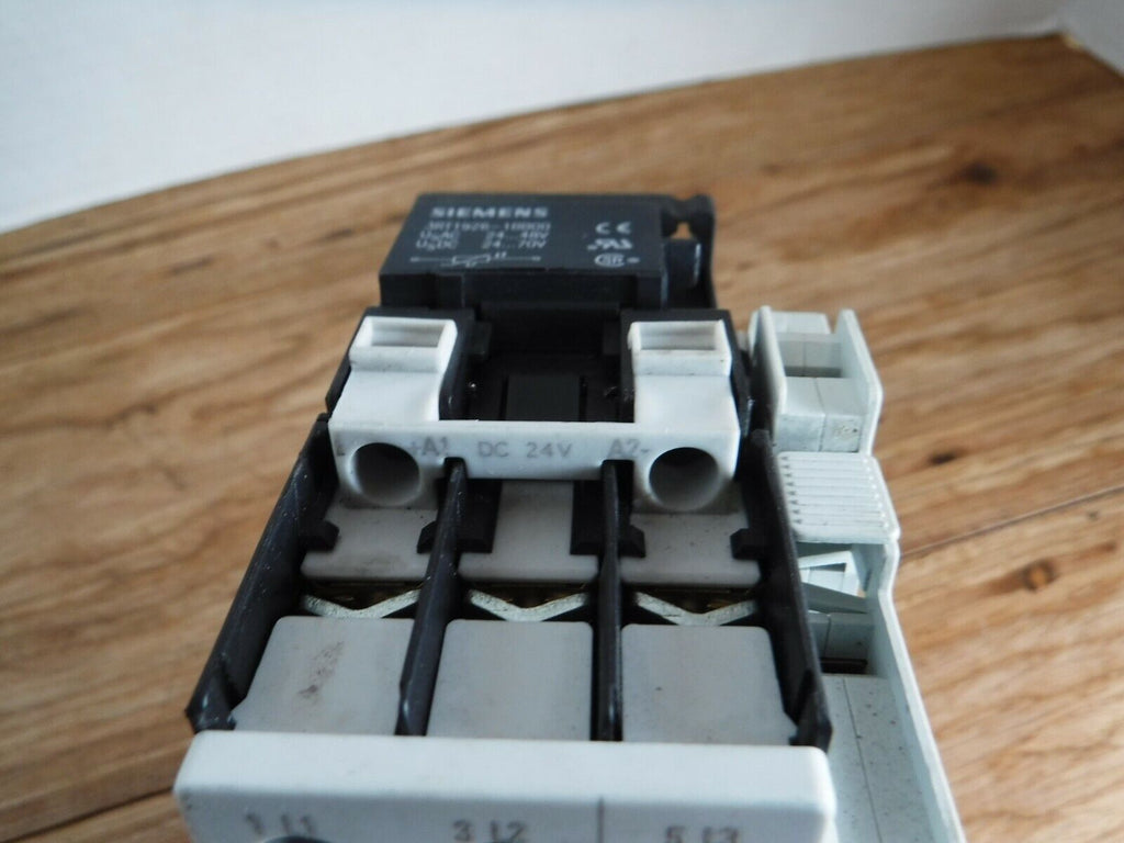 3RT1024 - 1B..0 - Siemens 3RT1024 - 1B..0 Contactor 24 VDC w/ 3RU1126 - 1EB0, 2.8 - 4 A OVERLOAD - Surplus Alley