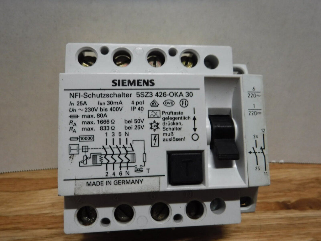 5SZ3 426 - OKA 30 - SIEMENS 5SZ3 426 - OKA 30, 4 POLE BREAKER, 5SZ3 426 - 0KA 30 - Surplus Alley