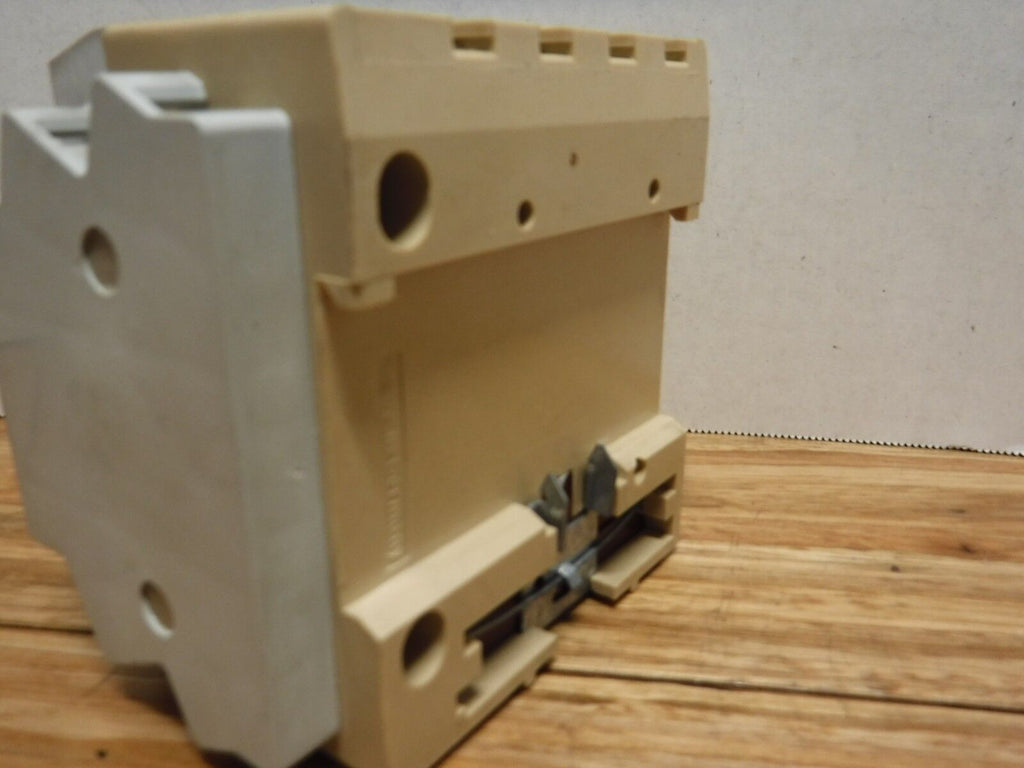 5SZ3 426 - OKA 30 - SIEMENS 5SZ3 426 - OKA 30, 4 POLE BREAKER, 5SZ3 426 - 0KA 30 - Surplus Alley