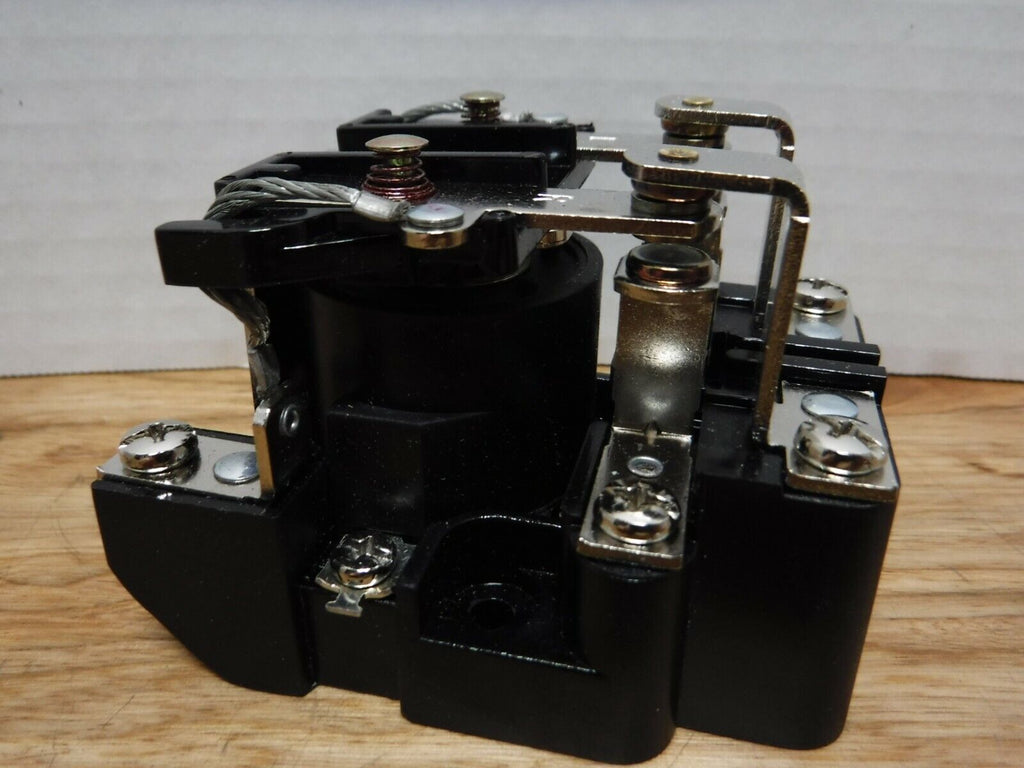 3TX7130 - ODB03 - Siemens Relay 3TX7130 - ODB03, 12V DC, DBDT 30 AMP - Surplus Alley