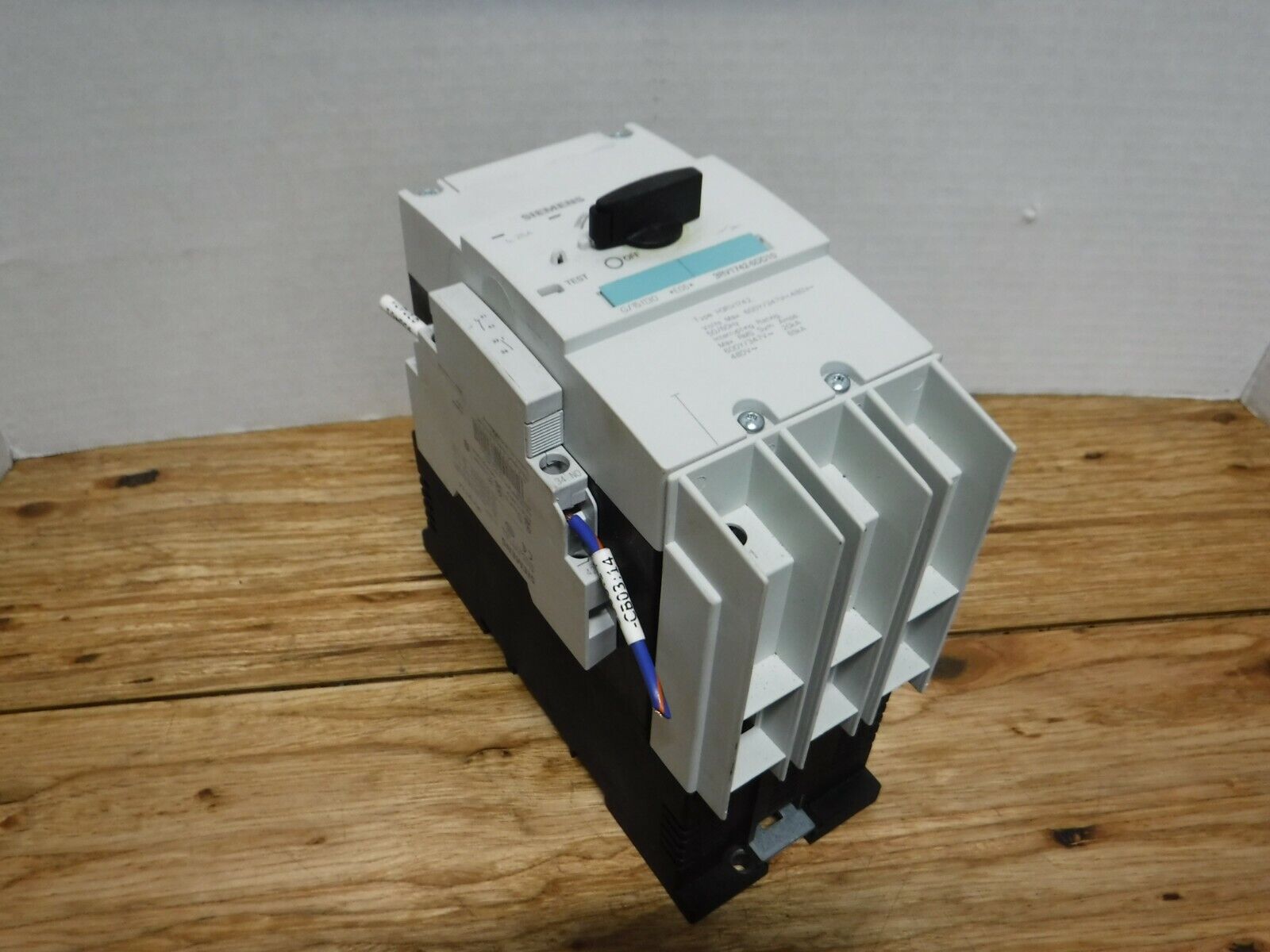 3RV1742 - 5DD10 - SIEMENS SIRIUS 3RV1742 - 5DD10, 25A, 600V, 3 POLE CIRCUIT BREAKER - Surplus Alley