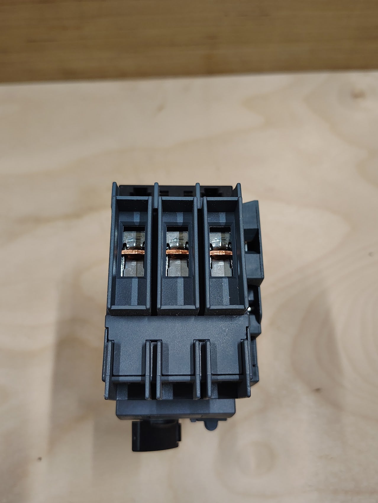 3RV2711 - 1DD10 - Siemens Sirius 3RV2711 - 1DD10 Circuit Breaker 3 Pole 3.2 Amp W/3RV2901 - 1A - Surplus Alley