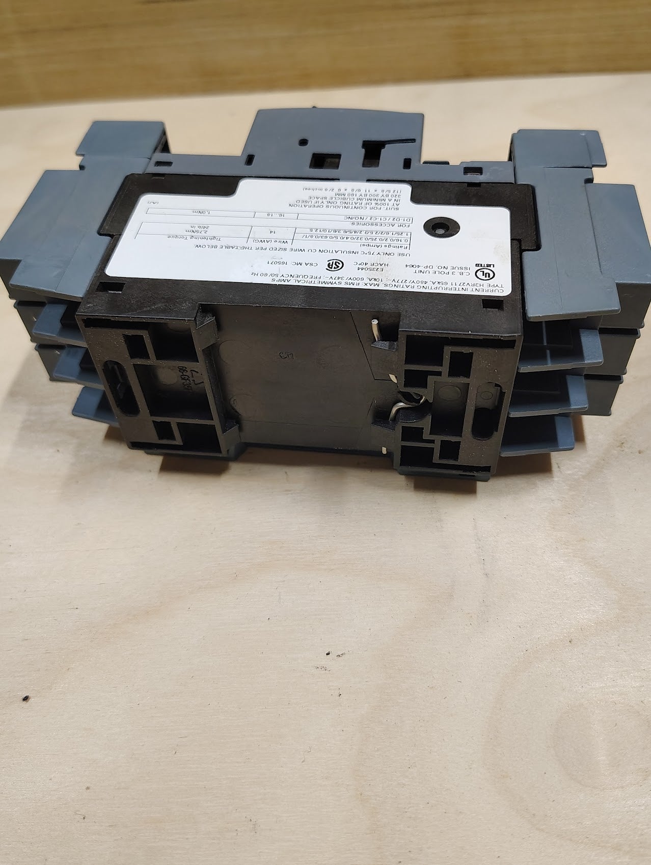 3RV2711 - 1DD10 - Siemens Sirius 3RV2711 - 1DD10 Circuit Breaker 3 Pole 3.2 Amp W/3RV2901 - 1A - Surplus Alley