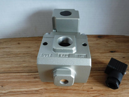 VP3145 - 043DB - SMC VP3145 - 043DB SOLENOID VALVE - Surplus Alley