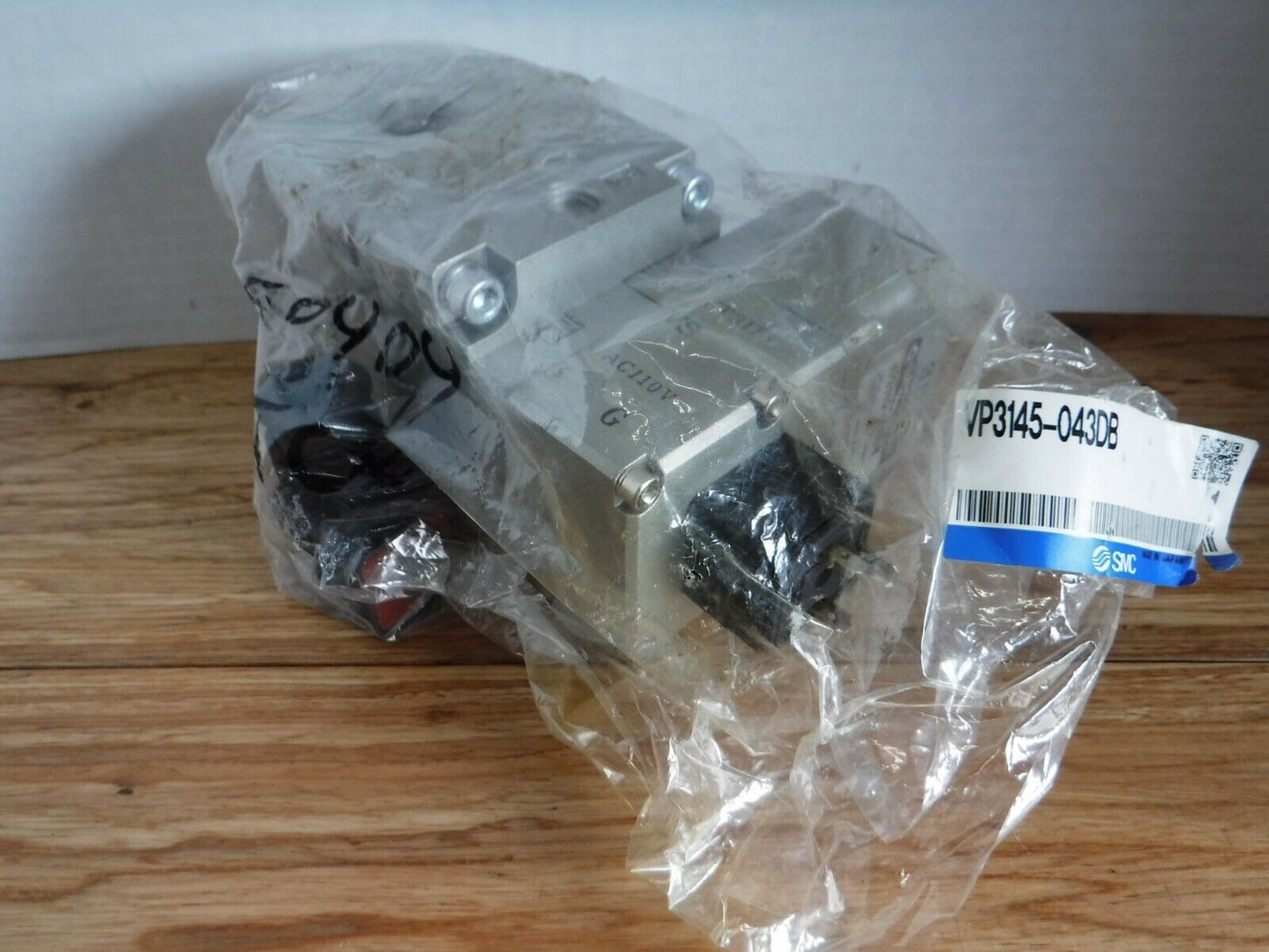 VP3145 - 043DB - SMC VP3145 - 043DB SOLENOID VALVE - Surplus Alley