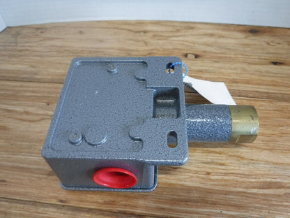 2NN - K3 - P1 - D4C - SOR 2NN - K3 - P1 - D4C 100 - 1900PSI DIFFERENTIAL PRESSURE SWITCH - Surplus Alley