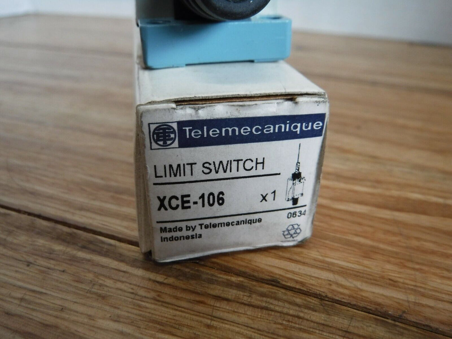 XCE106 - SUB - Telemecanique XCE - 106, Cat Whisker Compact Limit Switch - Surplus Alley